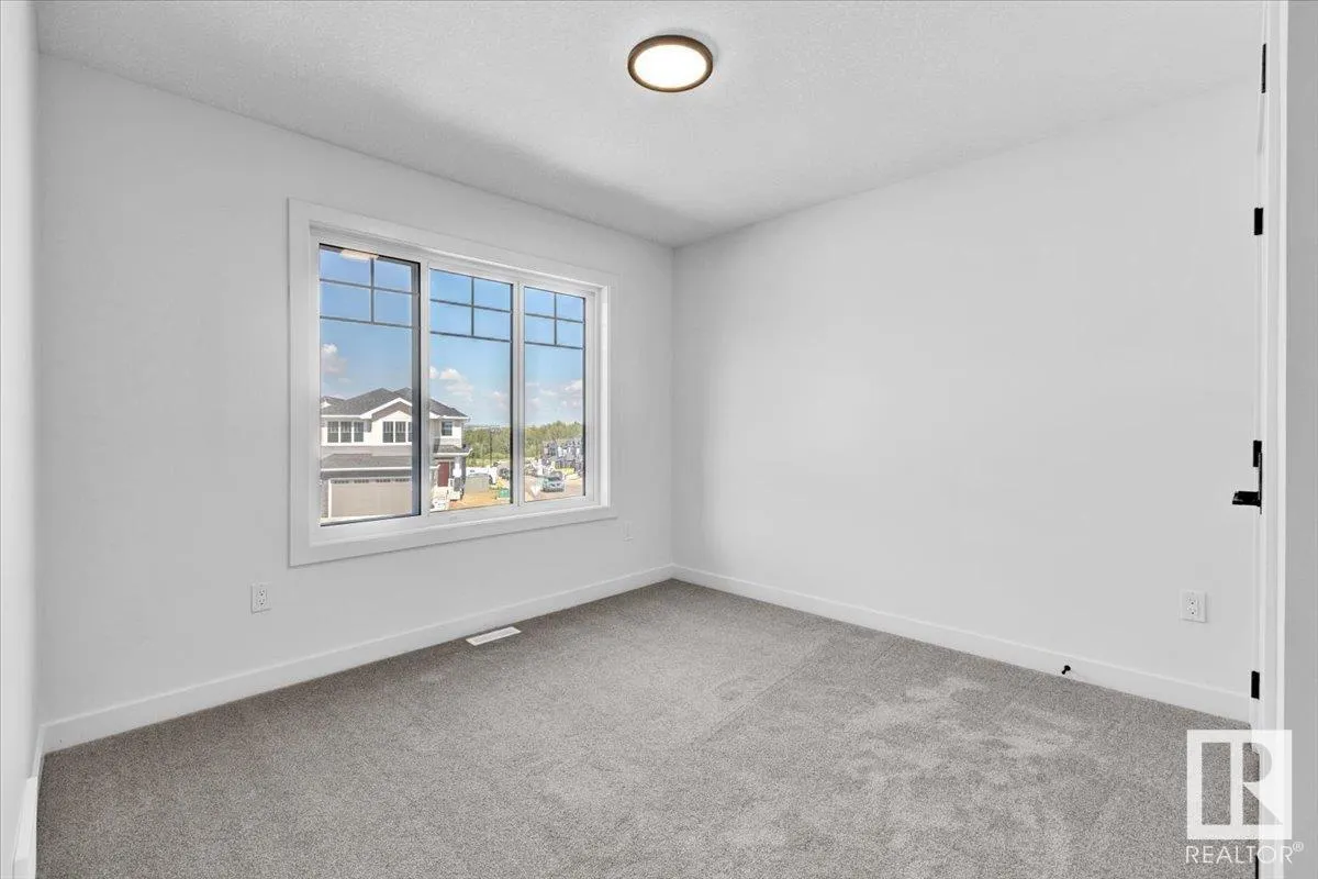 1119 GYRFALCON Crescent