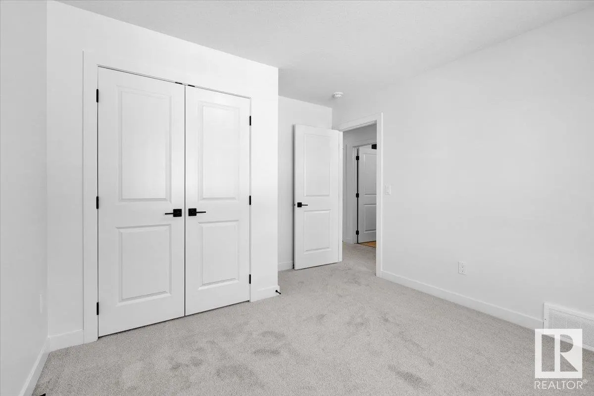 1119 GYRFALCON Crescent
