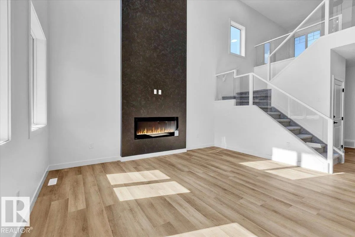 1119 GYRFALCON Crescent