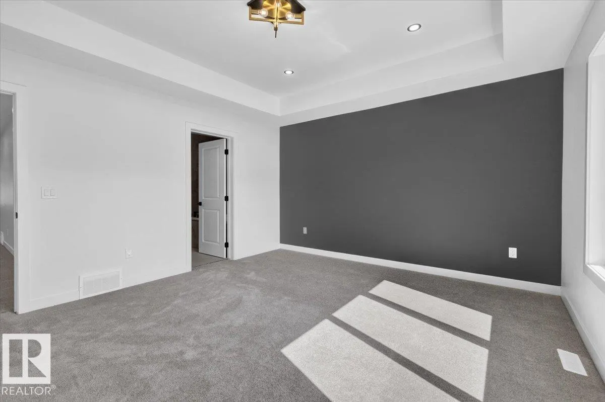 1119 GYRFALCON Crescent