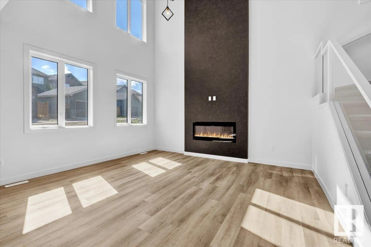 1119 GYRFALCON Crescent