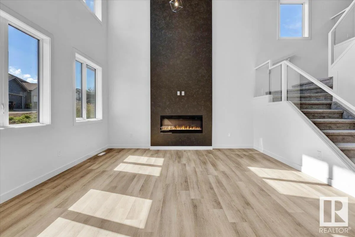 1119 GYRFALCON Crescent