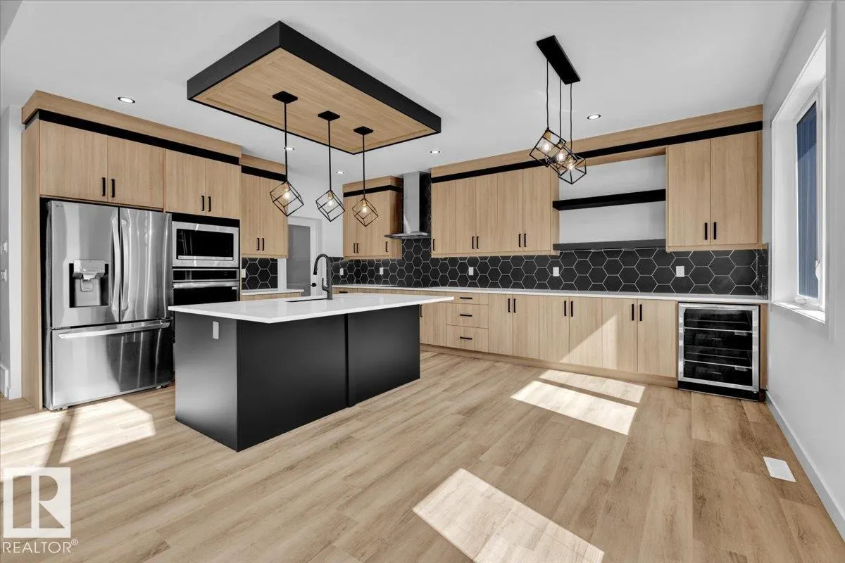 1119 GYRFALCON Crescent