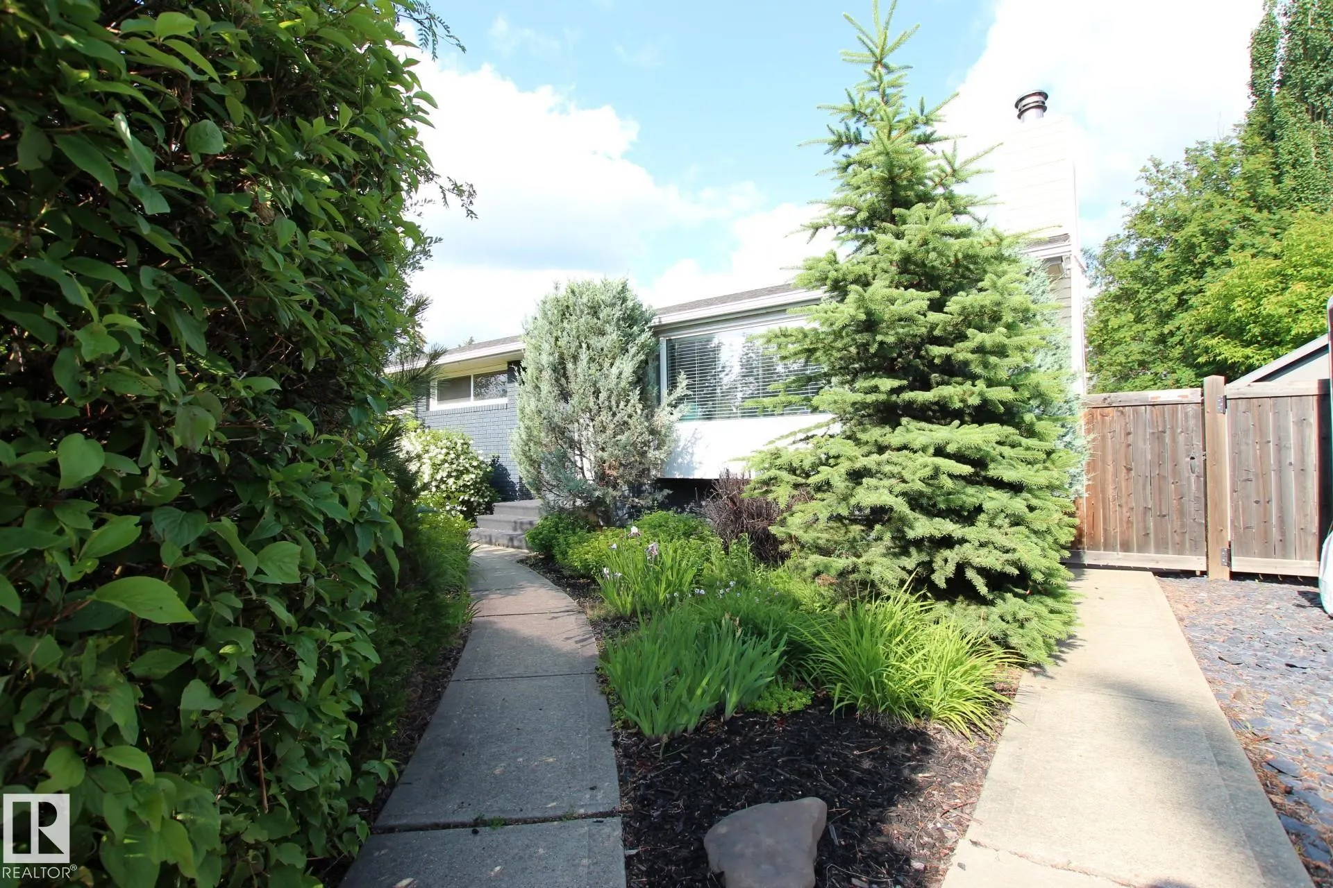 159 LAURIER Drive