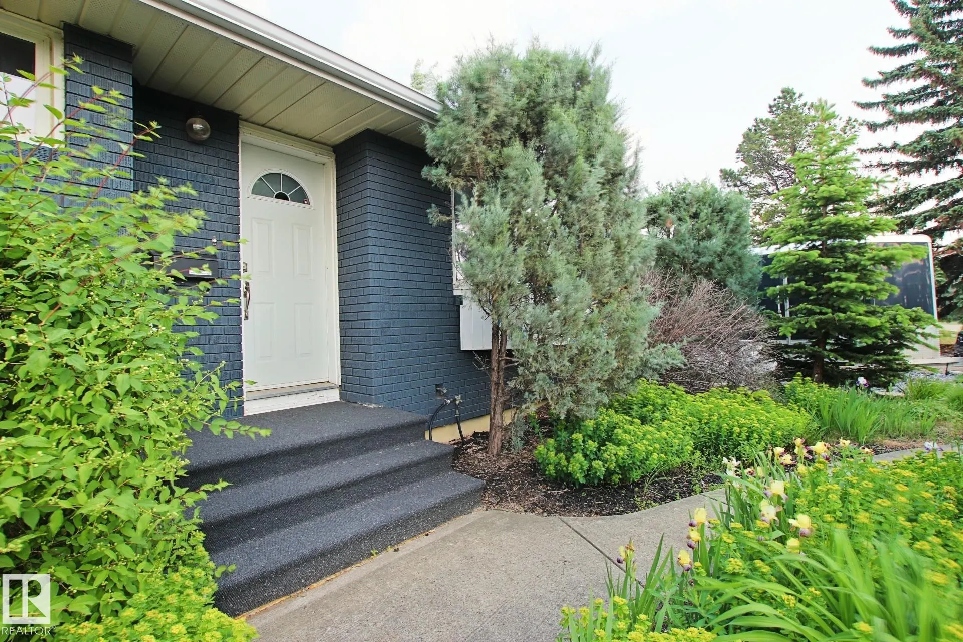159 LAURIER Drive