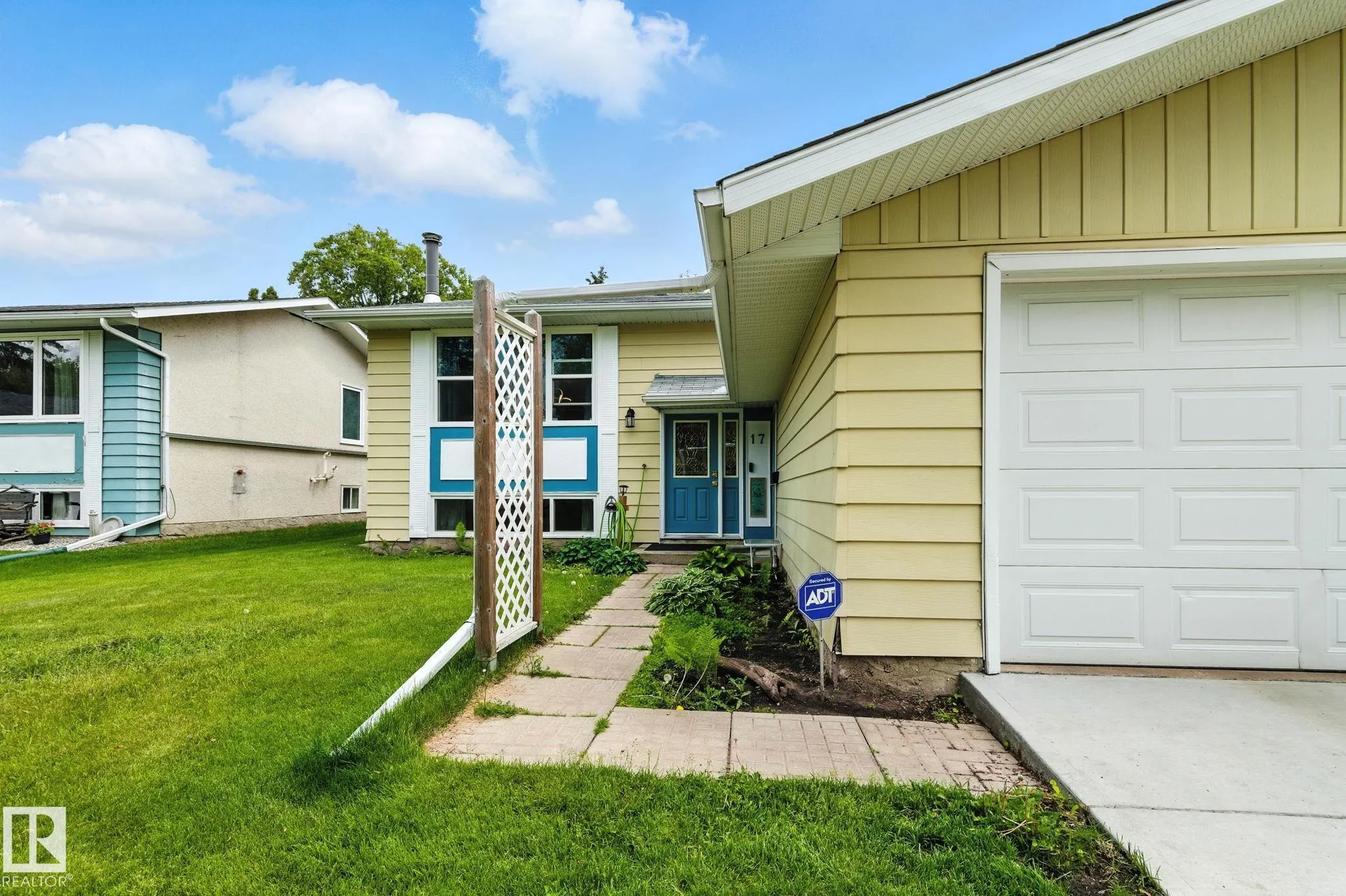 17 AMBER Crescent
