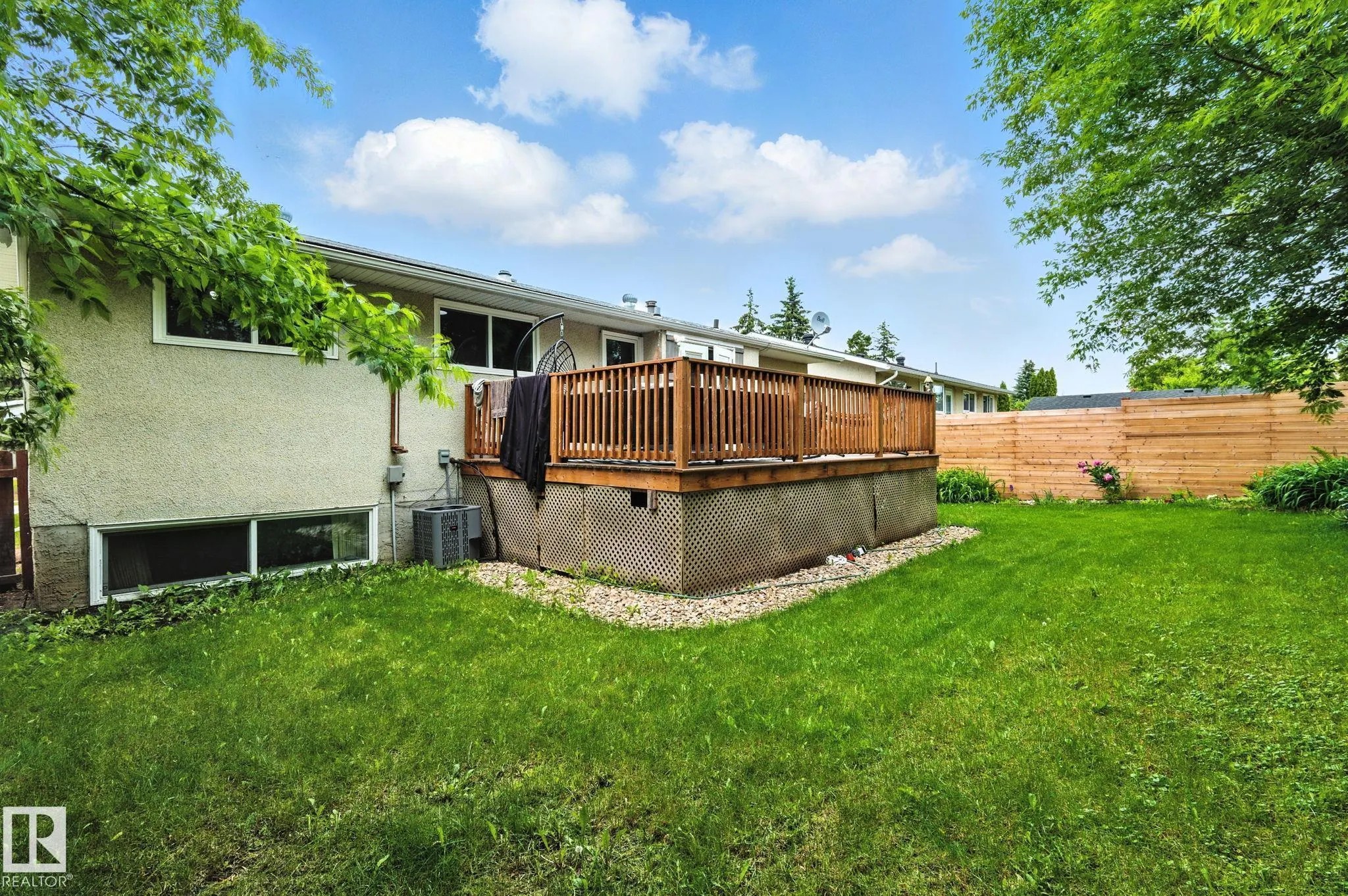 17 AMBER Crescent