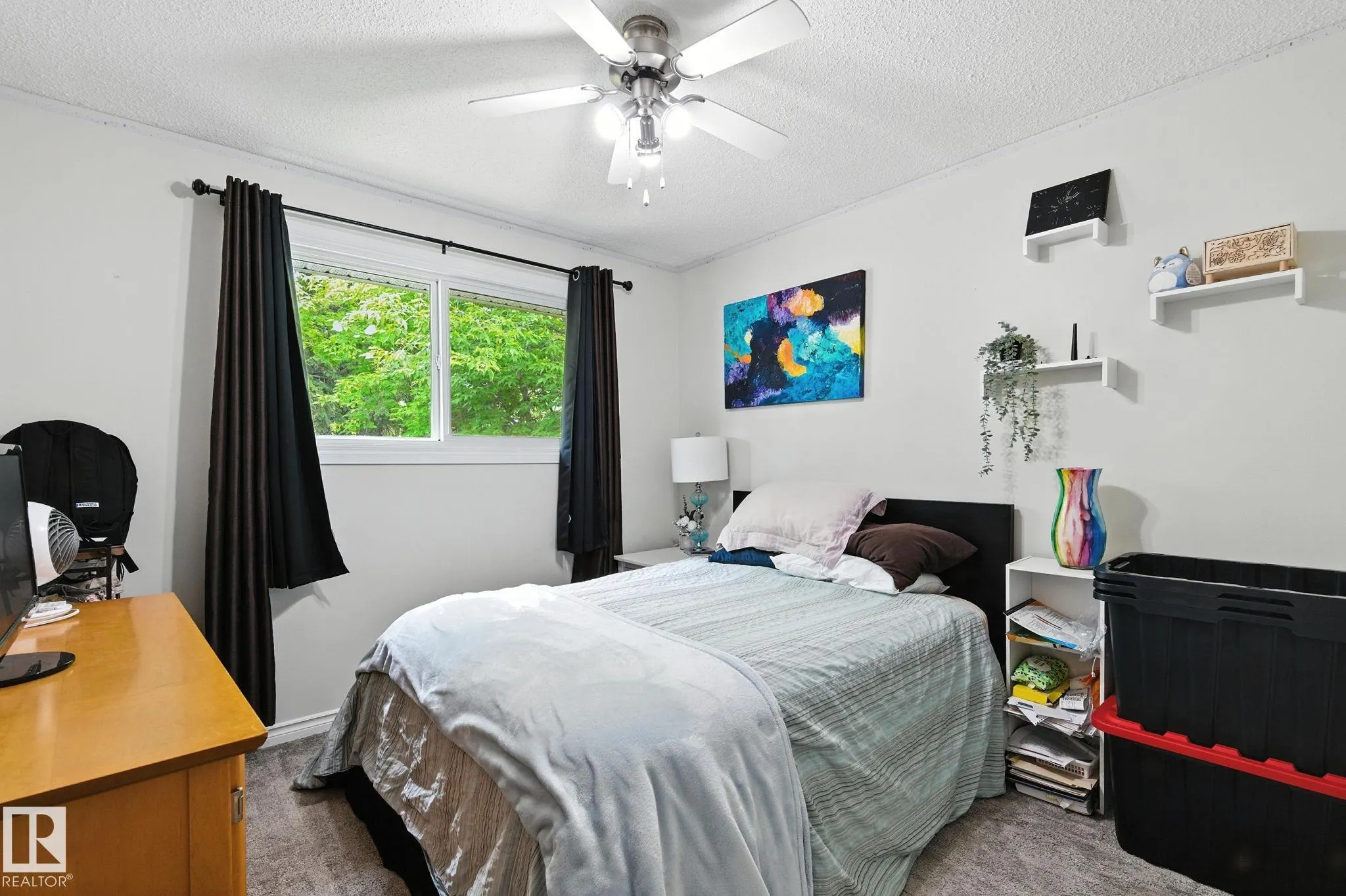 17 AMBER Crescent