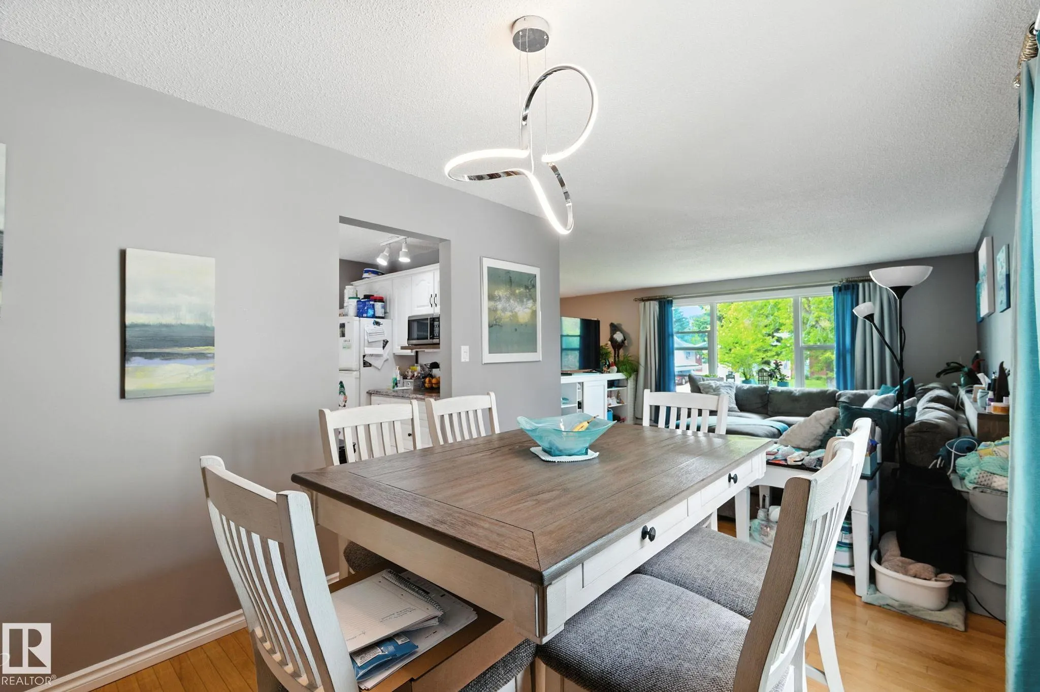 17 AMBER Crescent