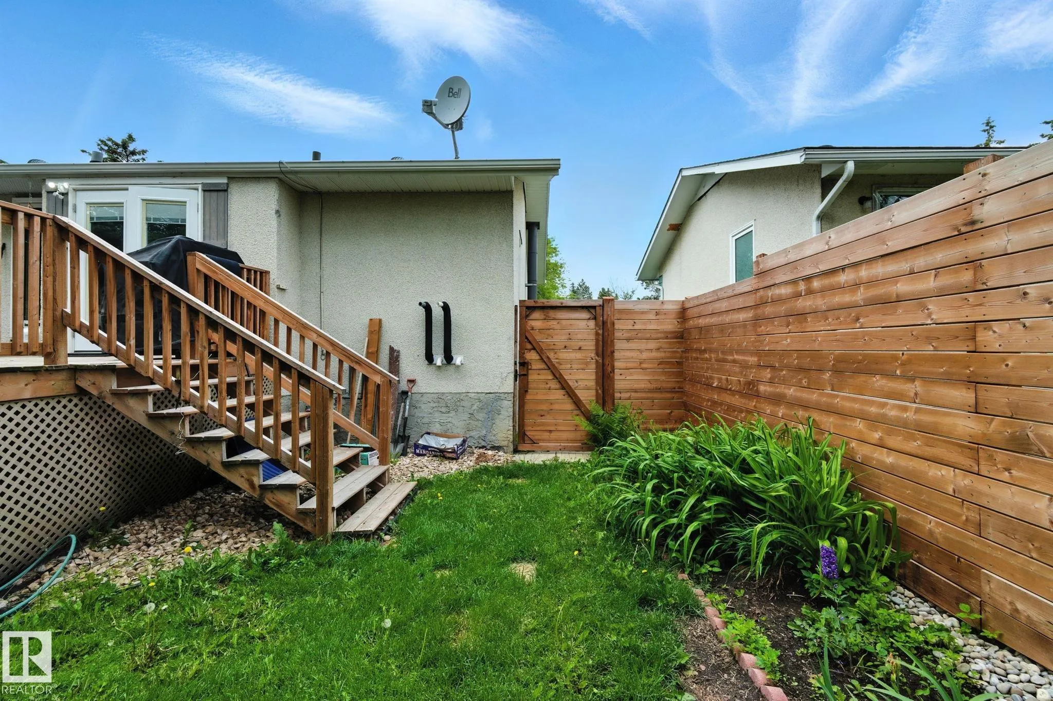 17 AMBER Crescent