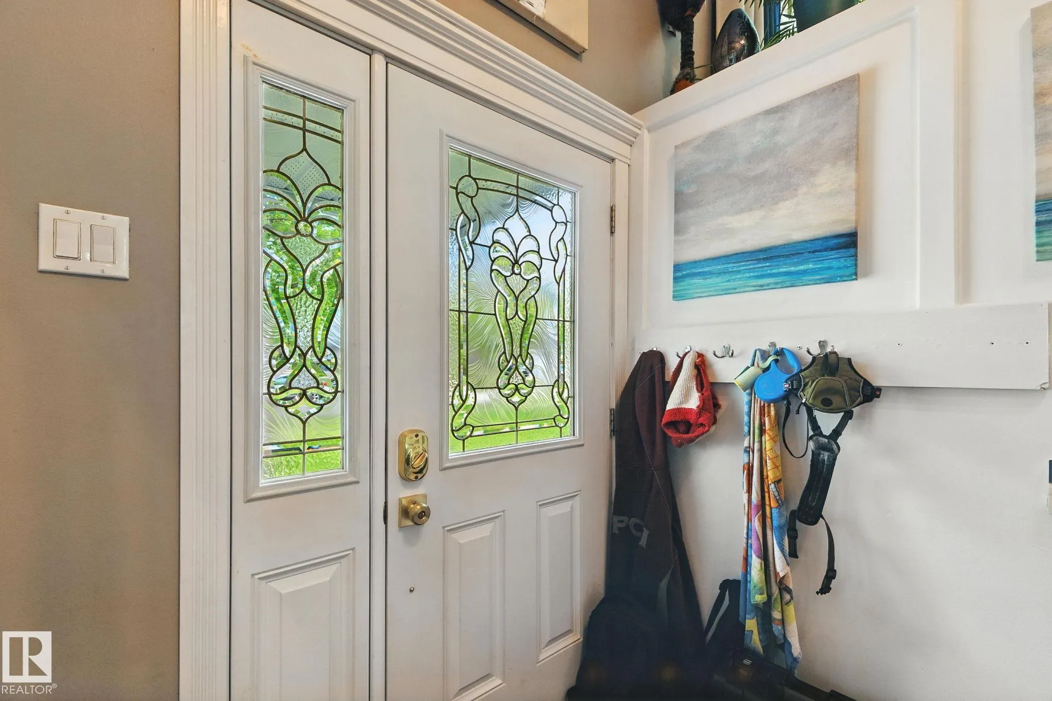 17 AMBER Crescent