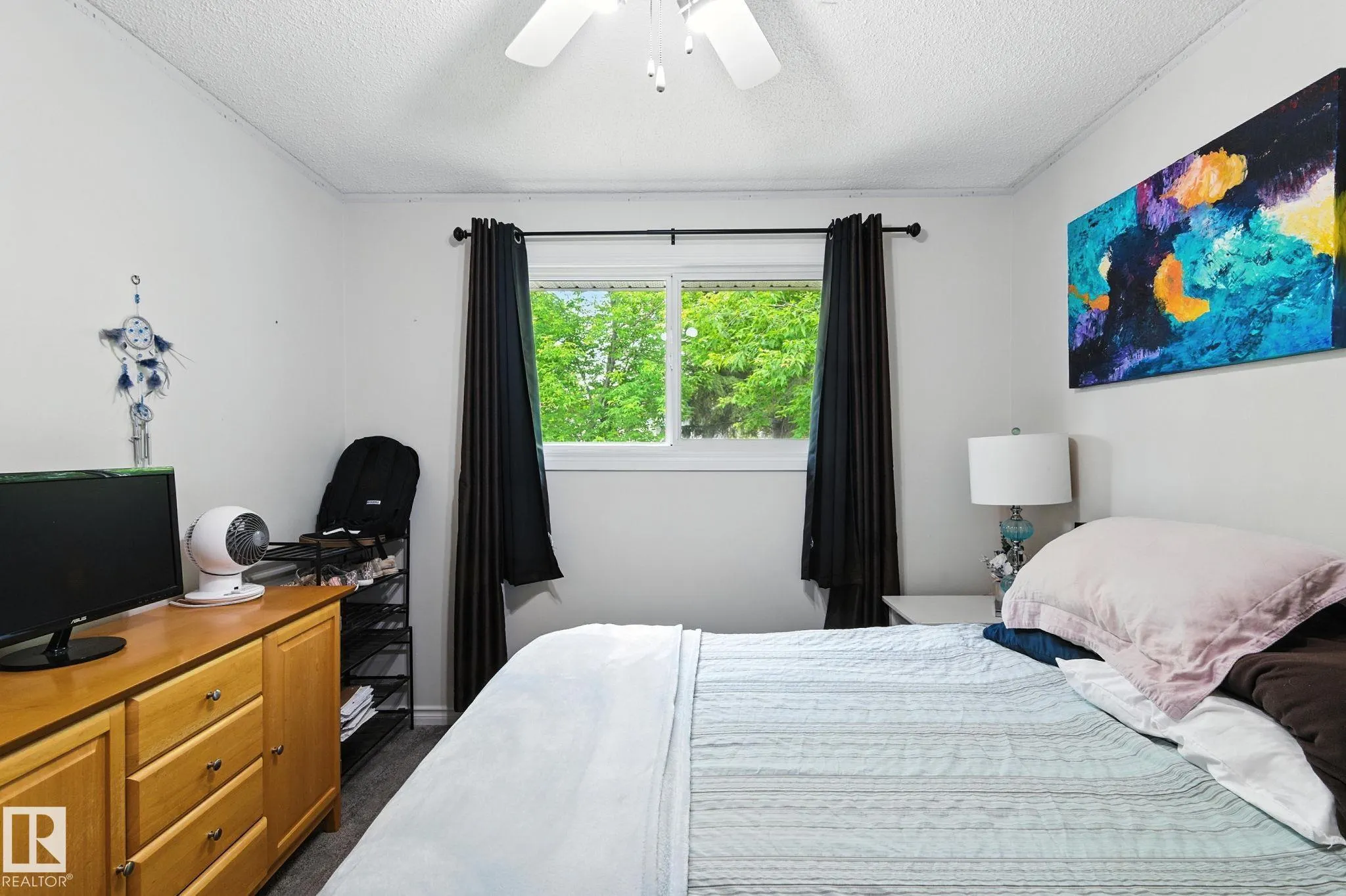 17 AMBER Crescent