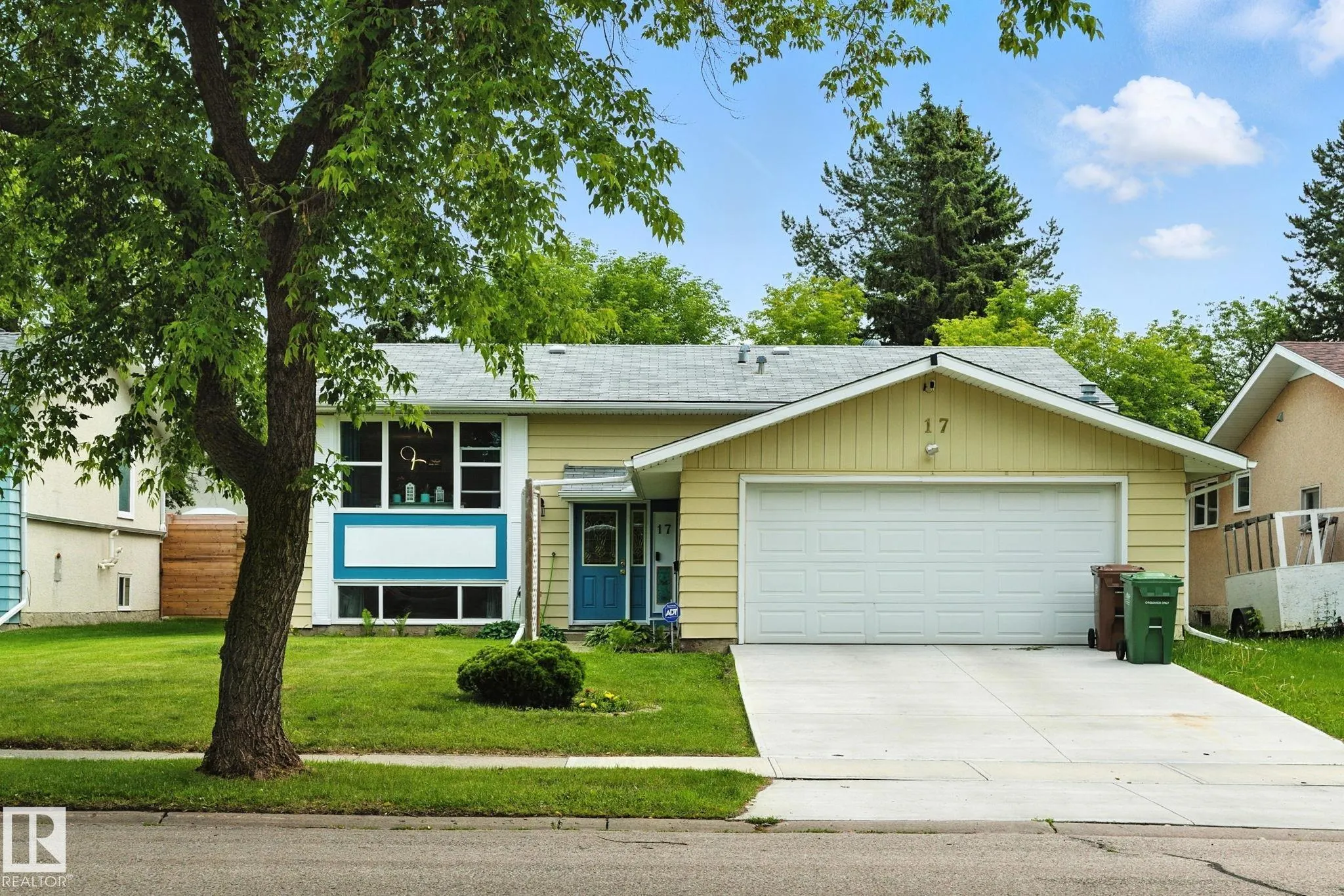 17 AMBER Crescent