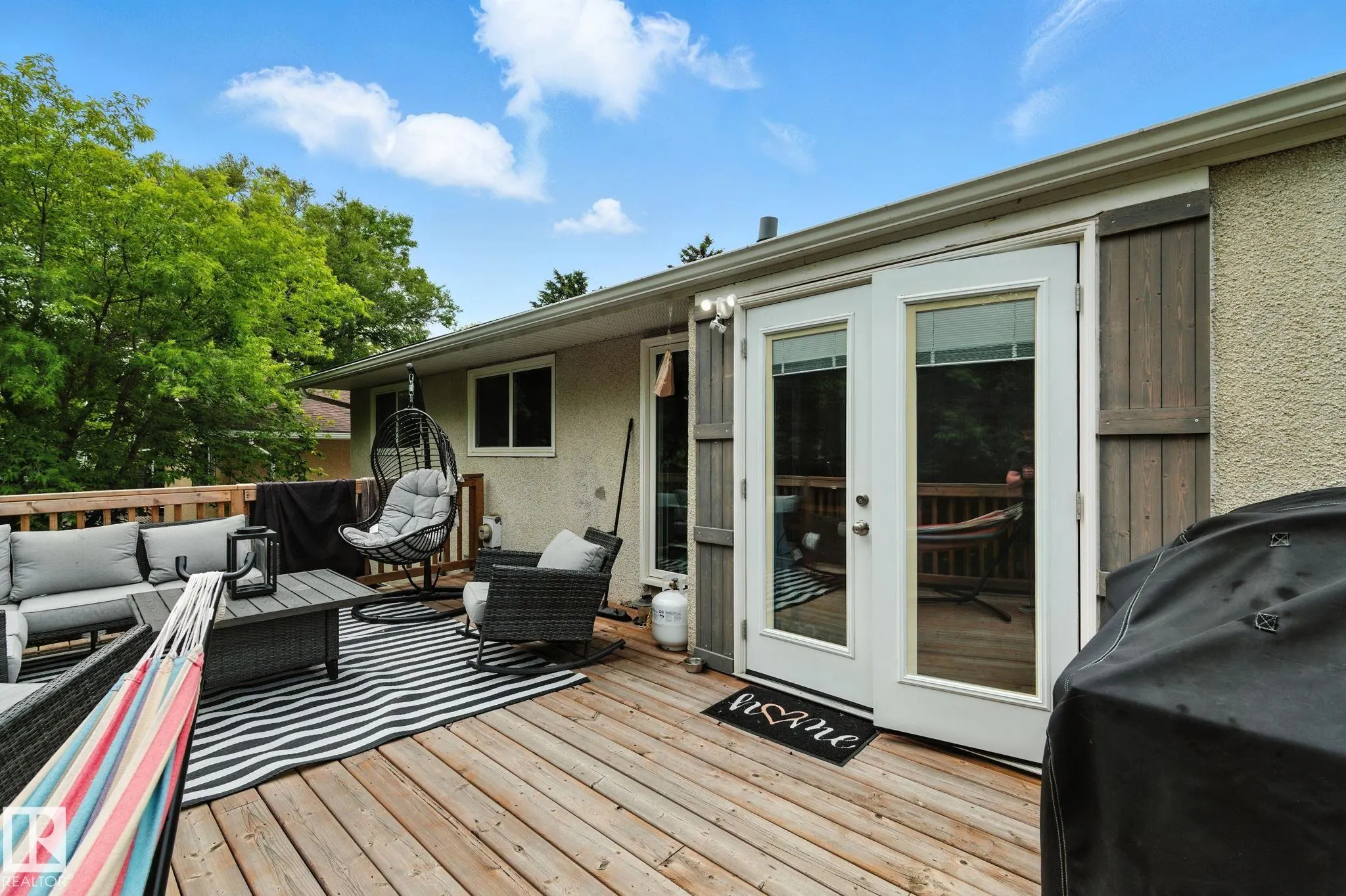 17 AMBER Crescent