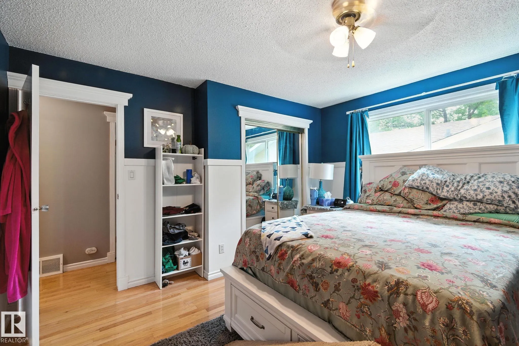 17 AMBER Crescent