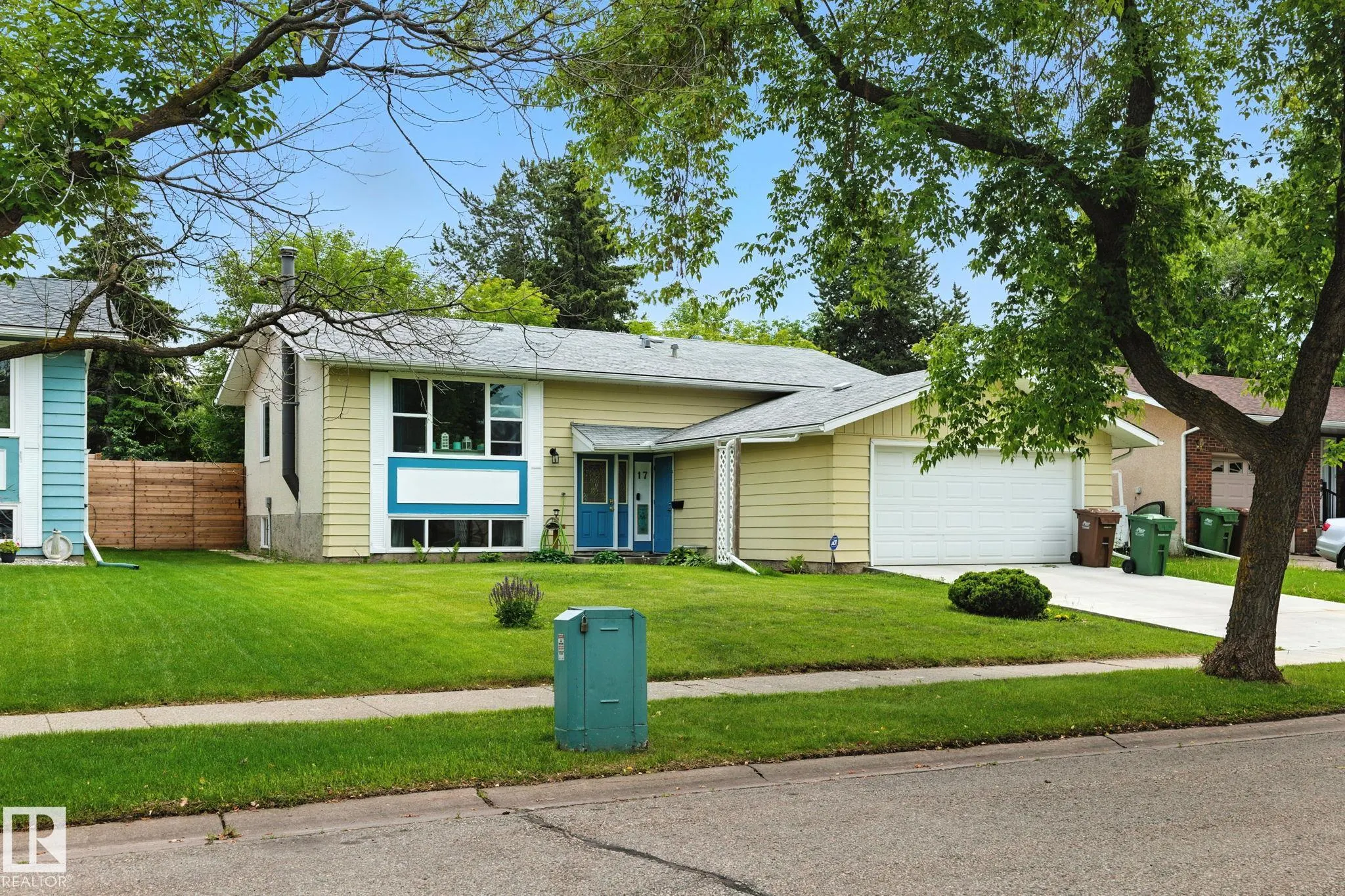 17 AMBER Crescent
