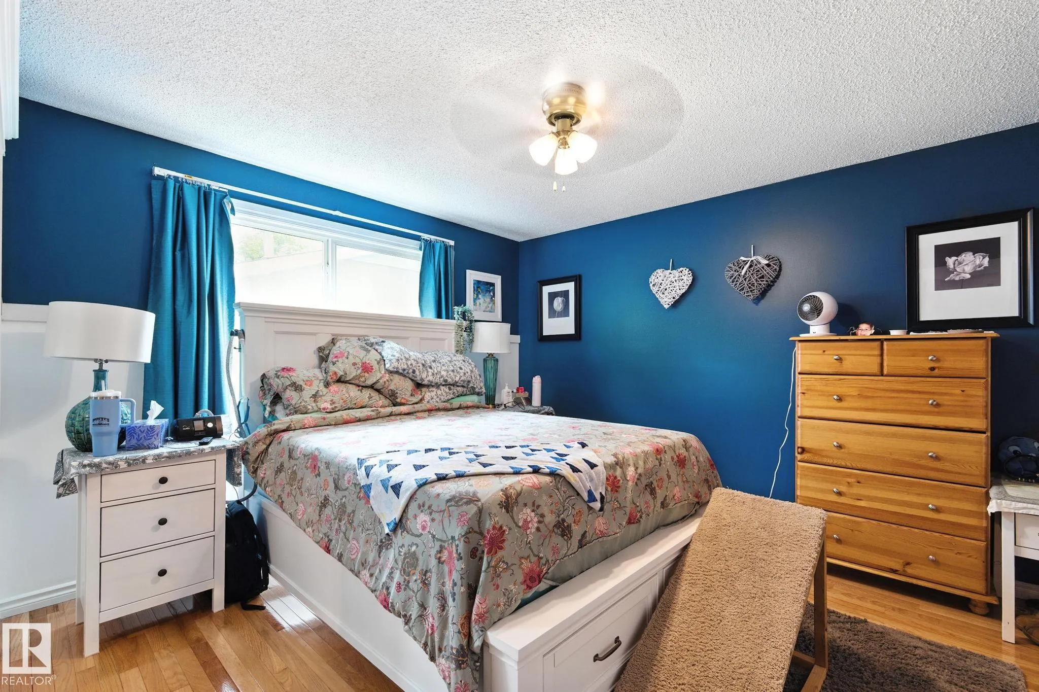 17 AMBER Crescent