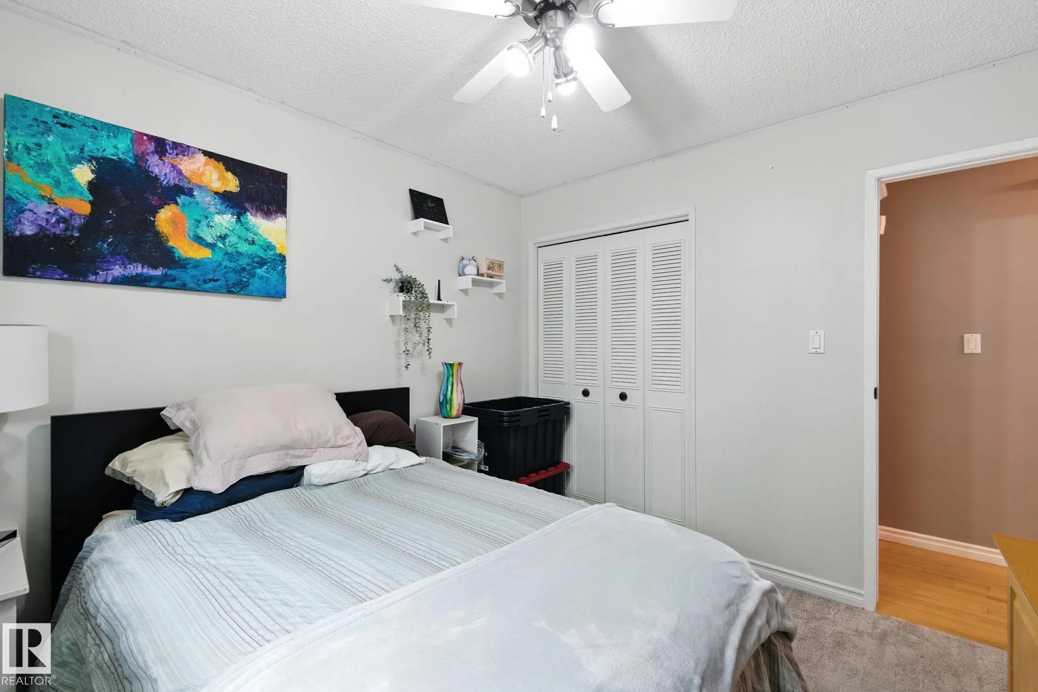 17 AMBER Crescent