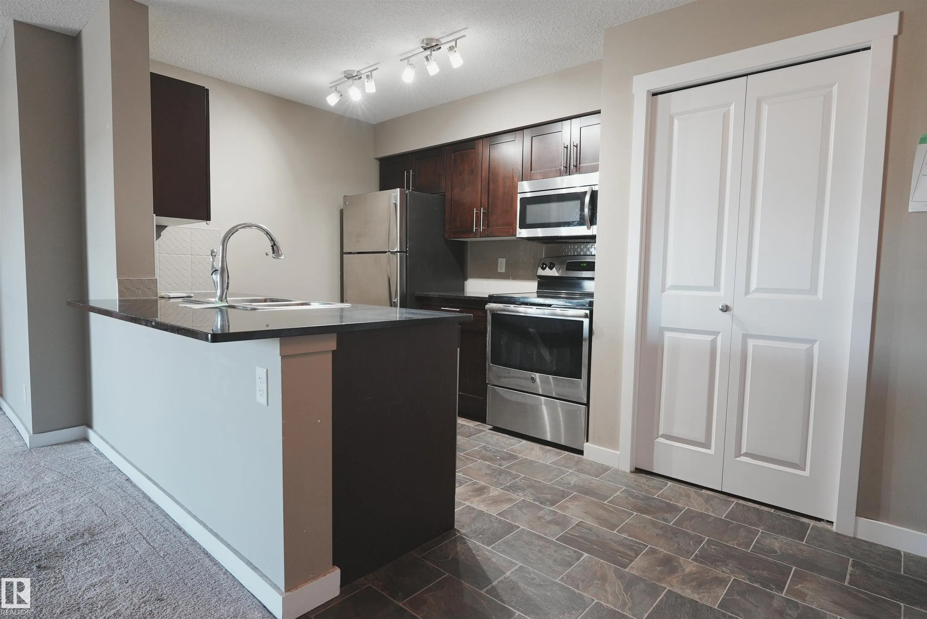 3211 James Mowatt Trail