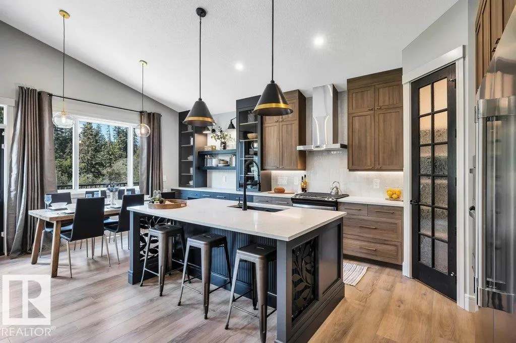 112 HEMINGWAY Crescent