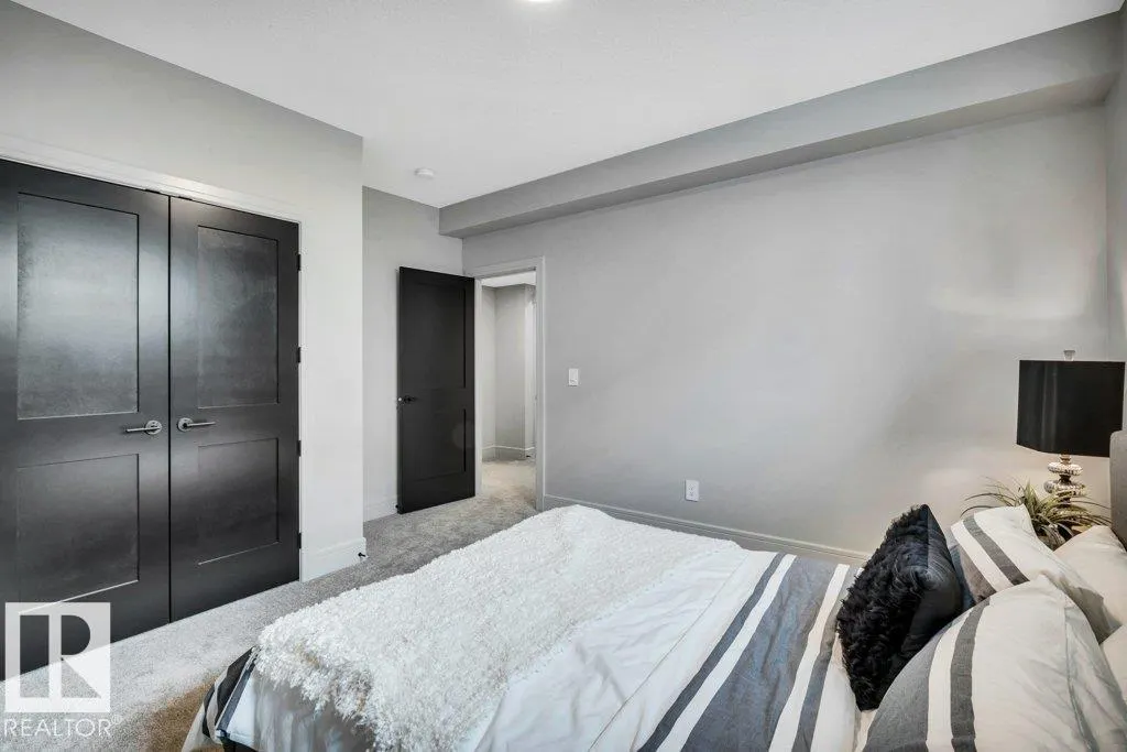 112 HEMINGWAY Crescent