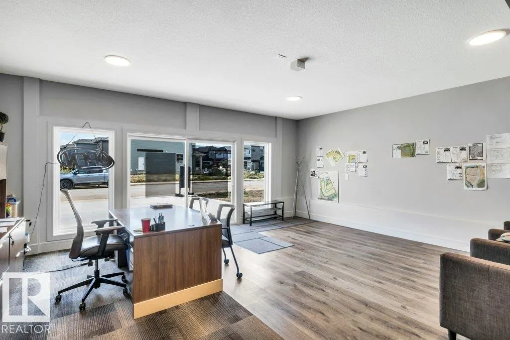 112 HEMINGWAY Crescent