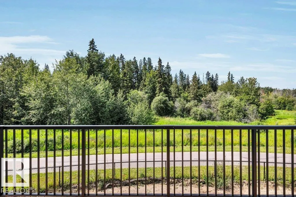 112 HEMINGWAY Crescent