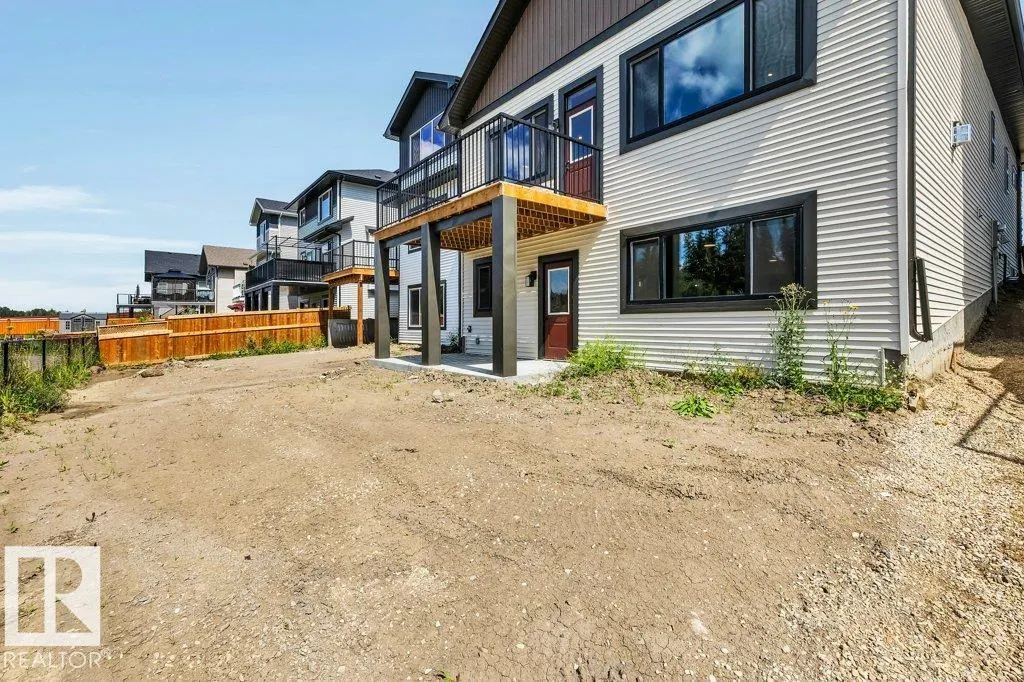 112 HEMINGWAY Crescent