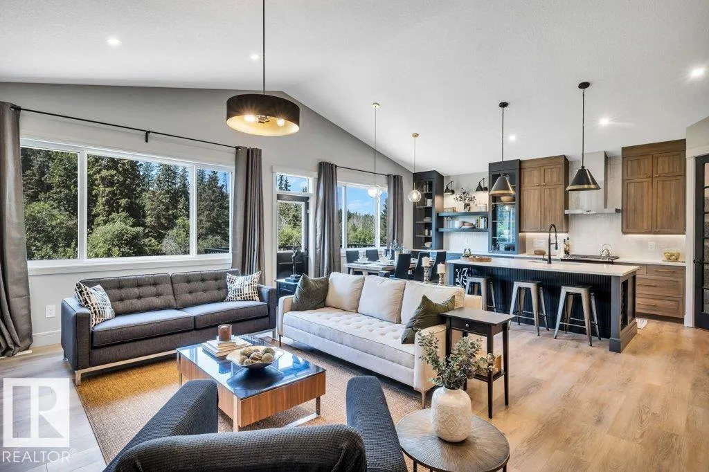 112 HEMINGWAY Crescent