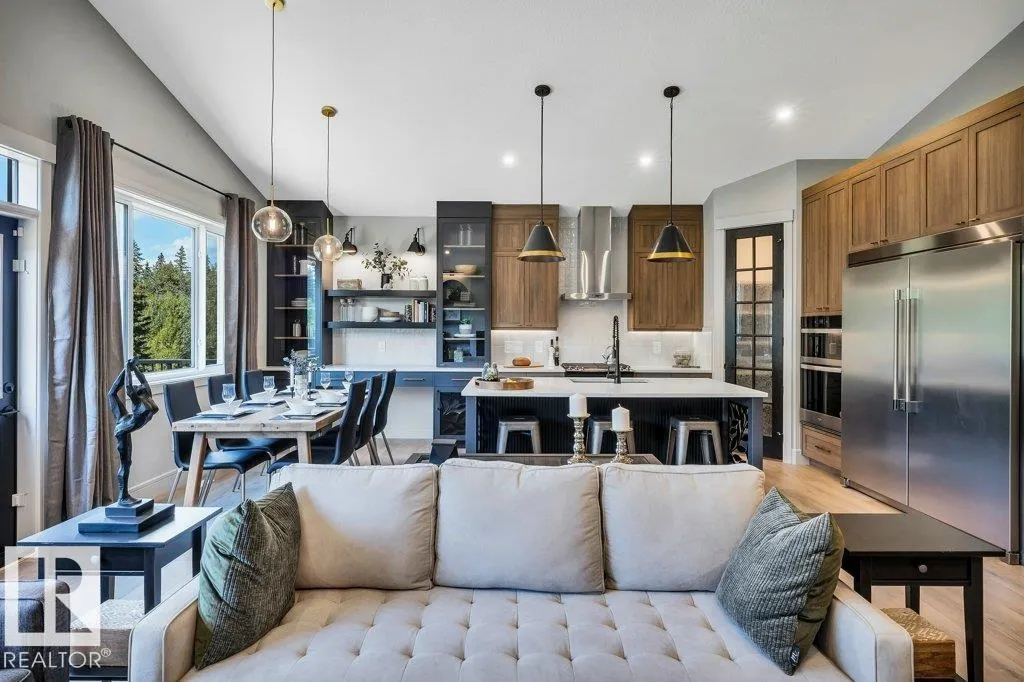 112 HEMINGWAY Crescent