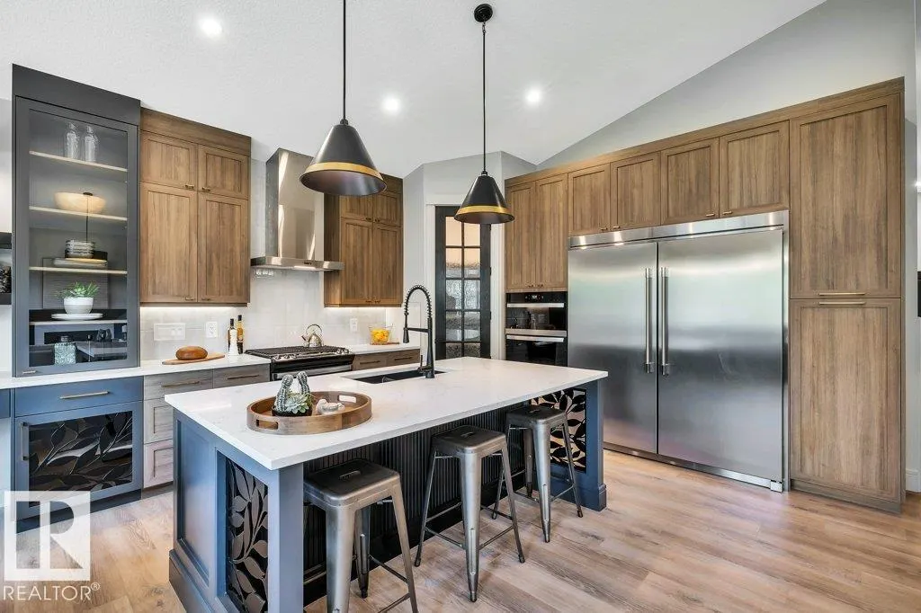 112 HEMINGWAY Crescent