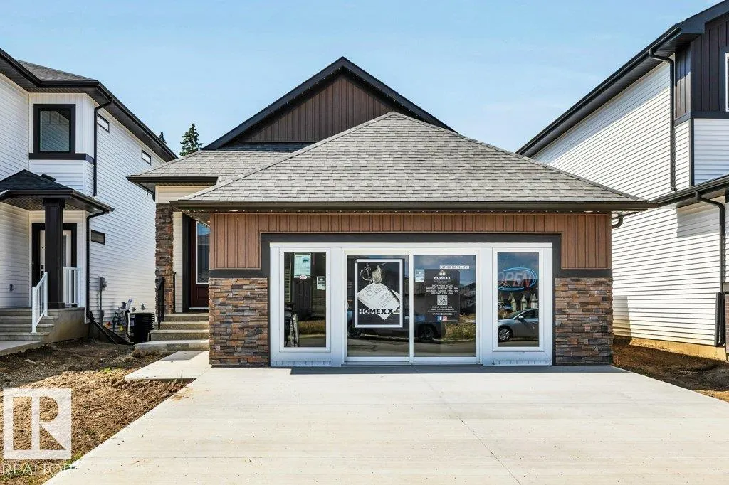 112 HEMINGWAY Crescent
