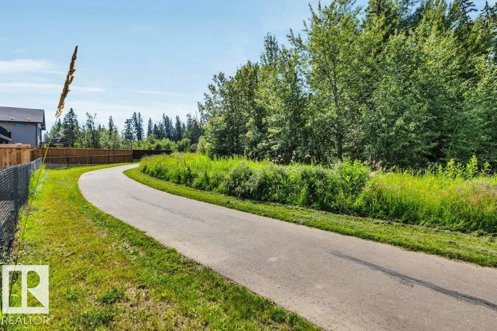 112 HEMINGWAY Crescent