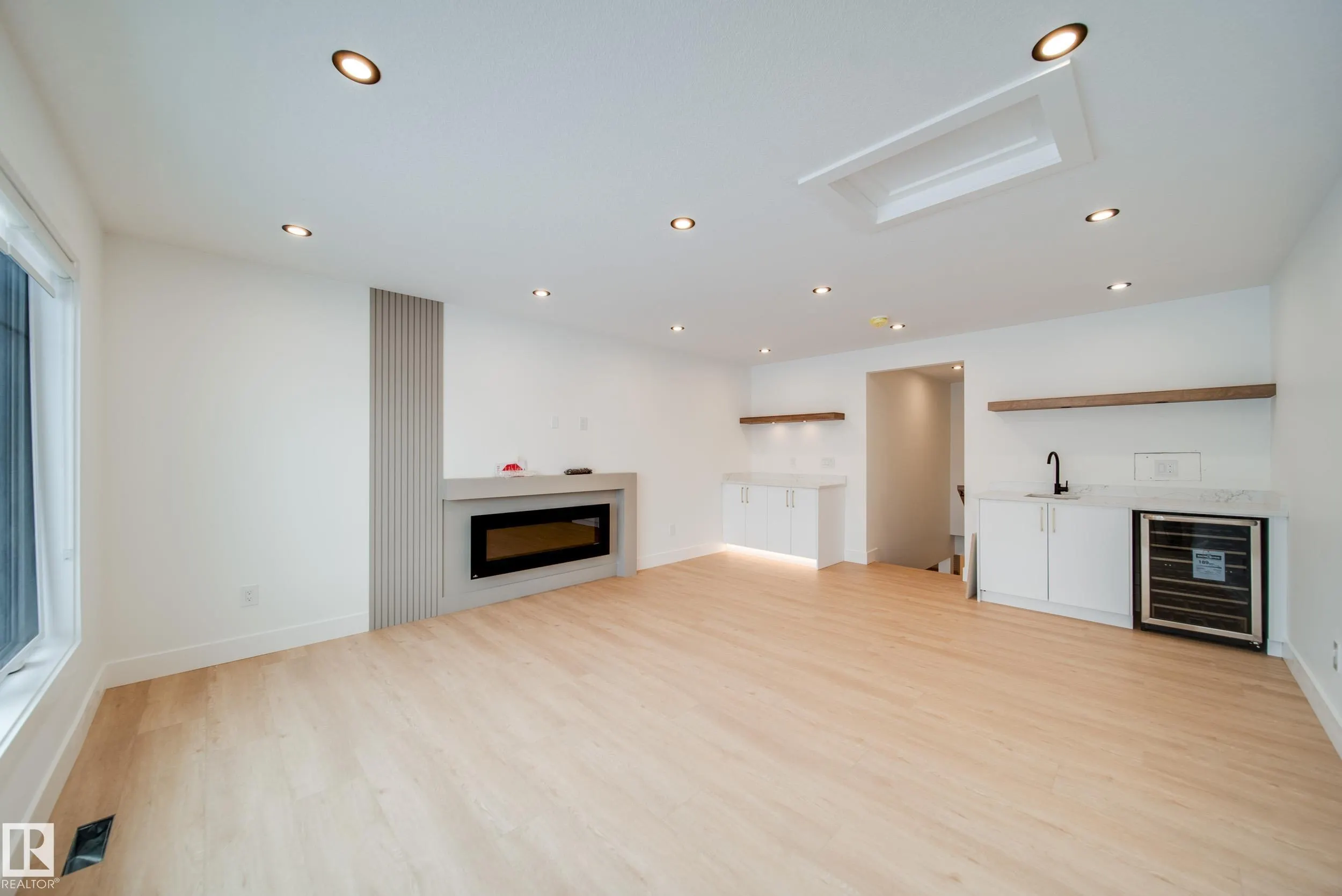 21 STARLING Way