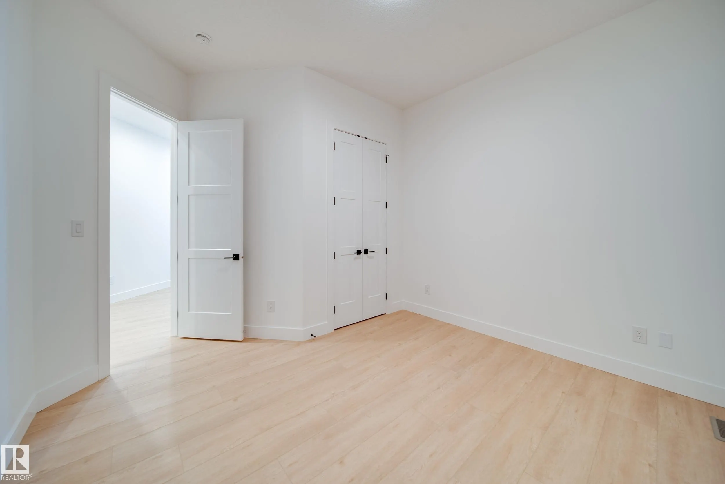 21 STARLING Way