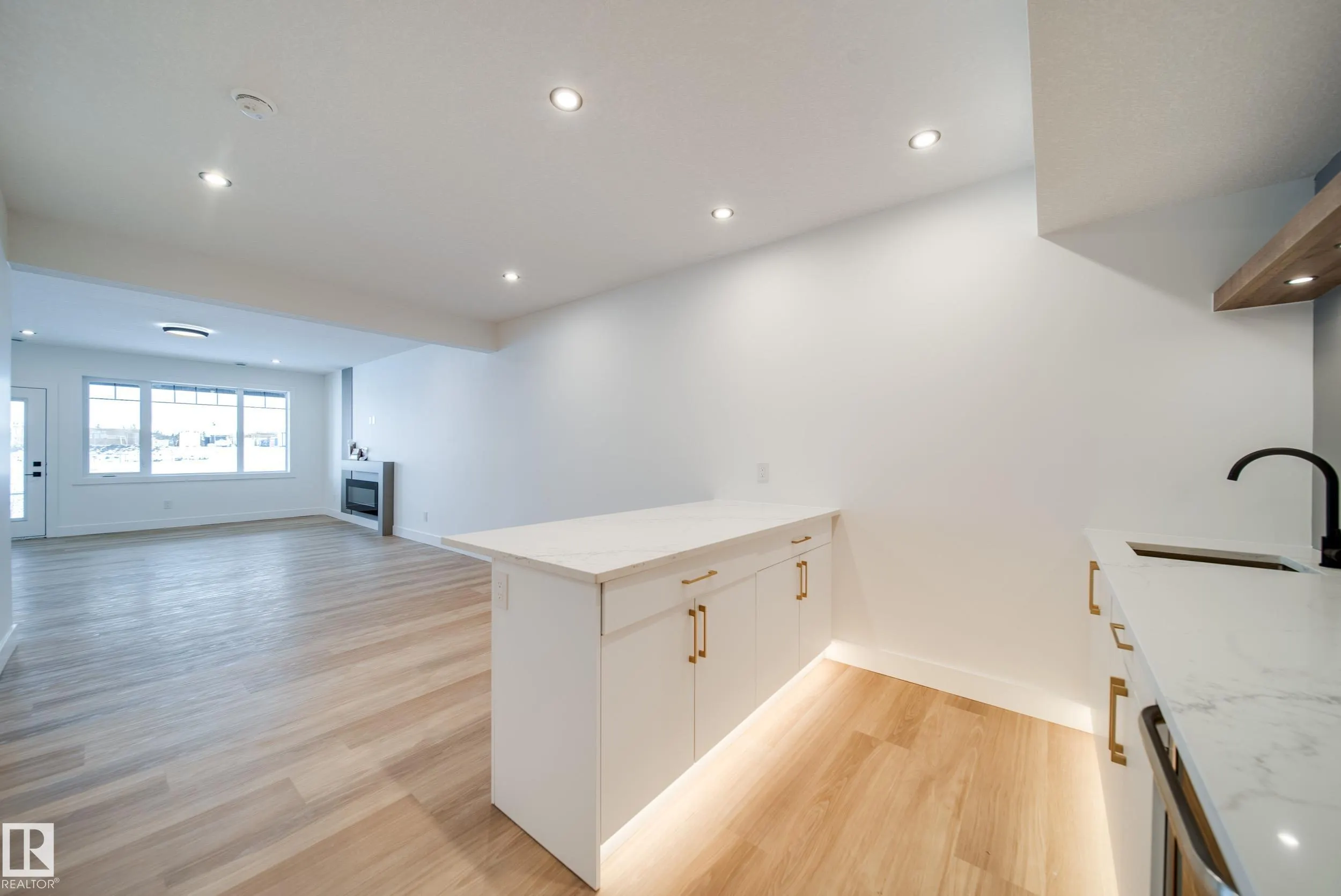 21 STARLING Way
