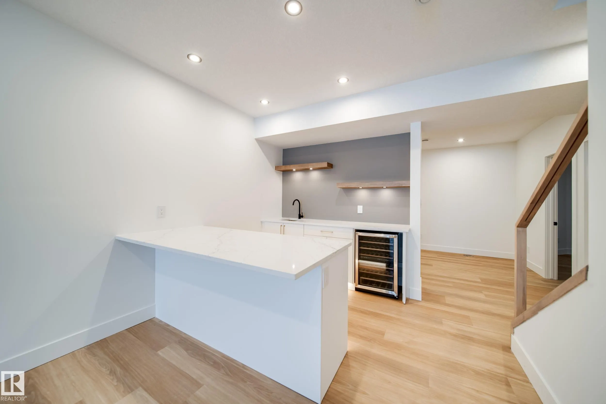 21 STARLING Way