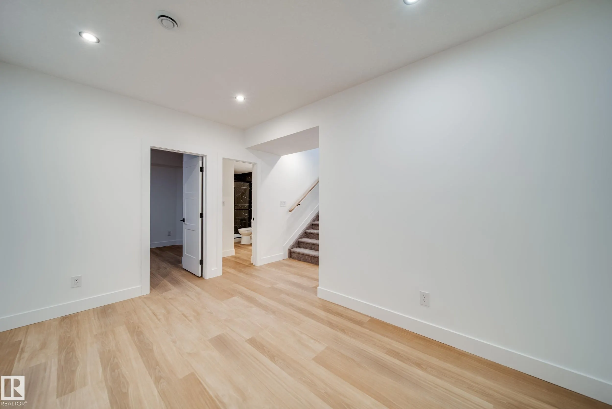 21 STARLING Way