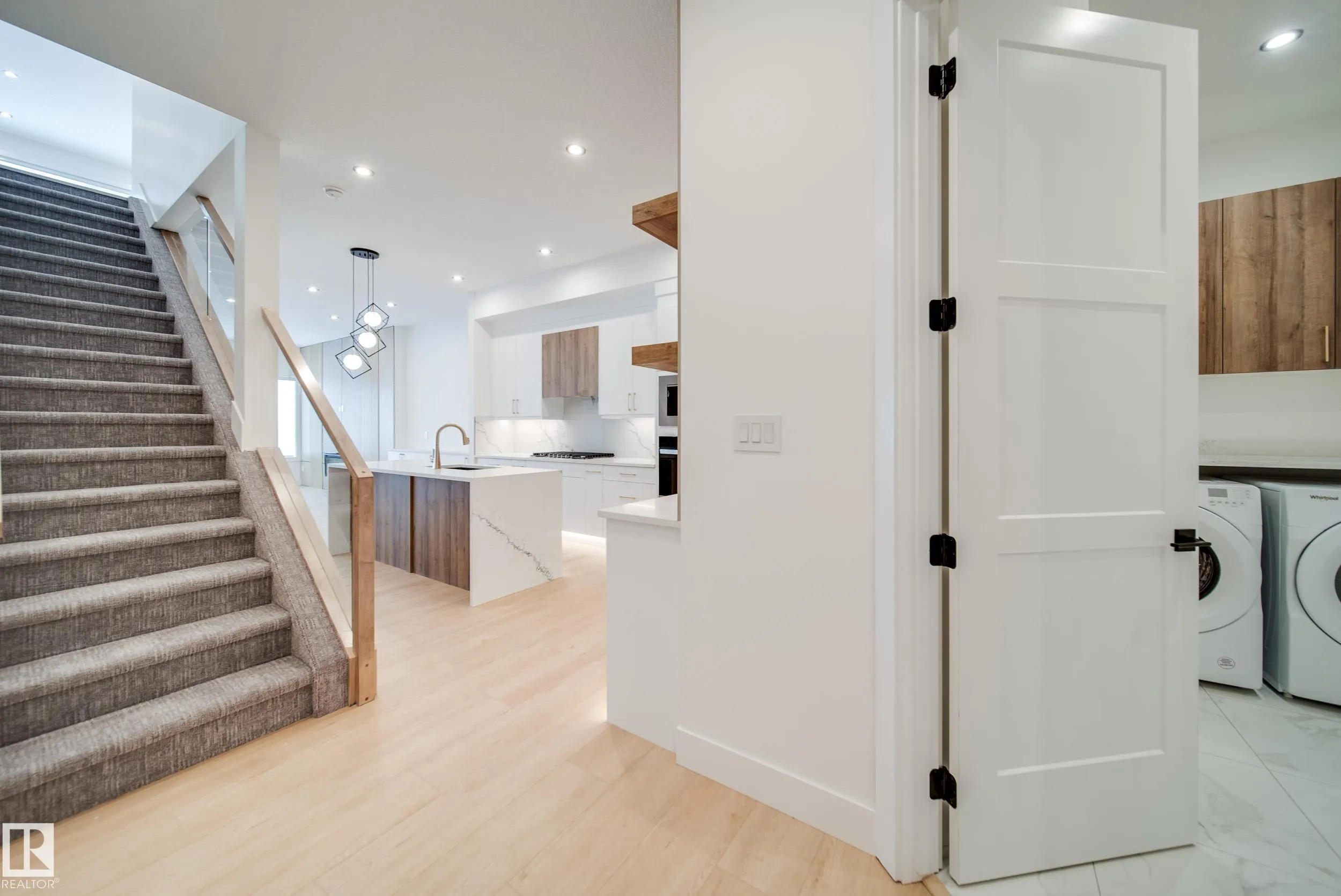 21 STARLING Way