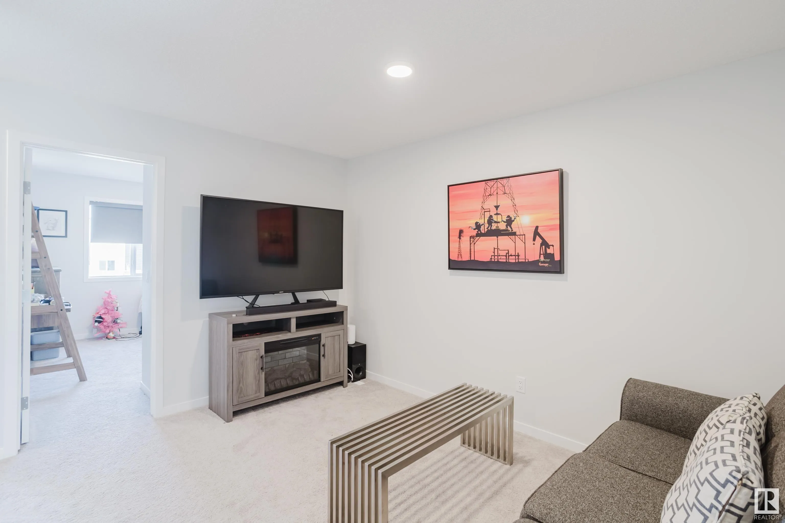 5210 LARK Crescent