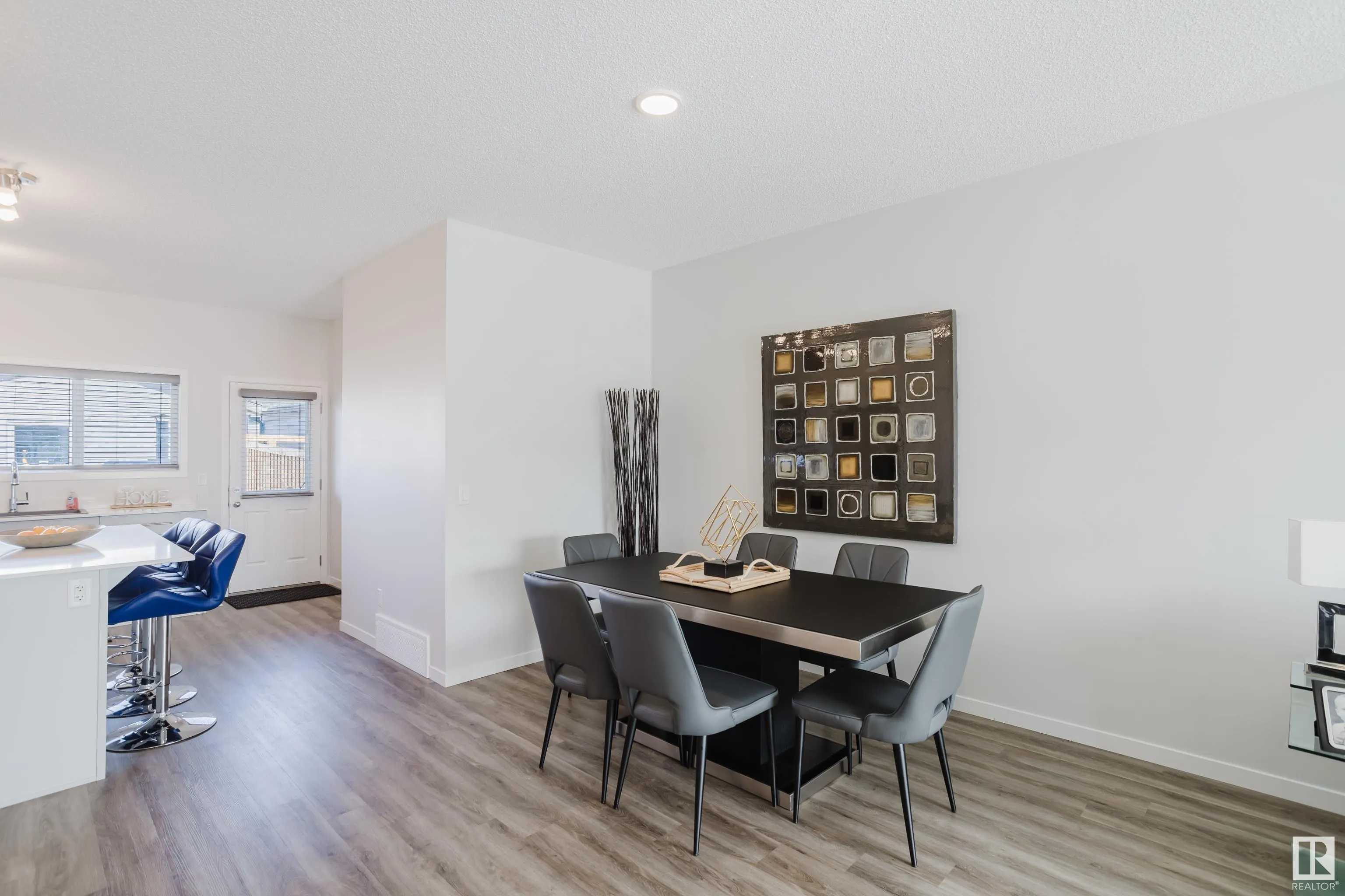 5210 LARK Crescent