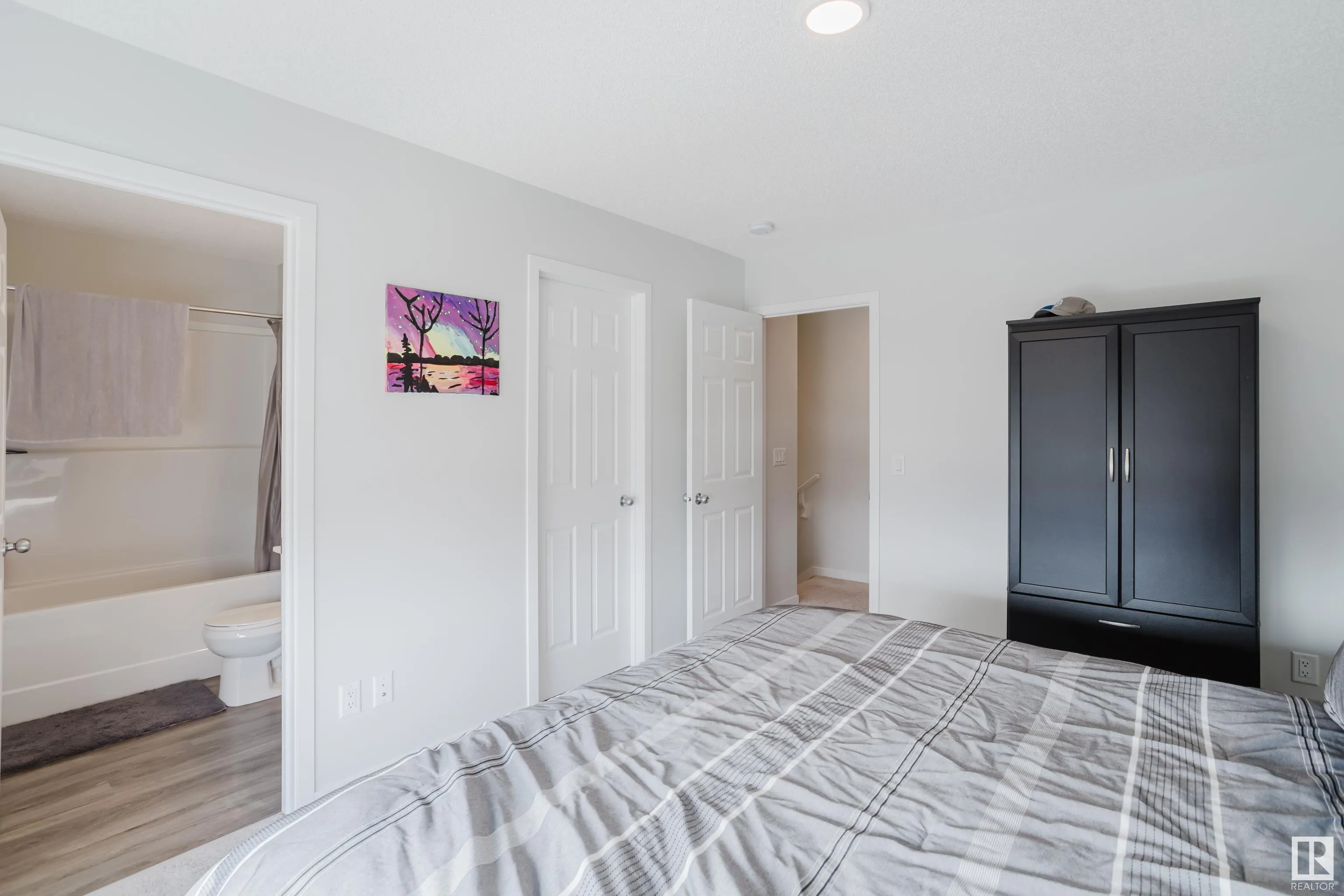 5210 LARK Crescent