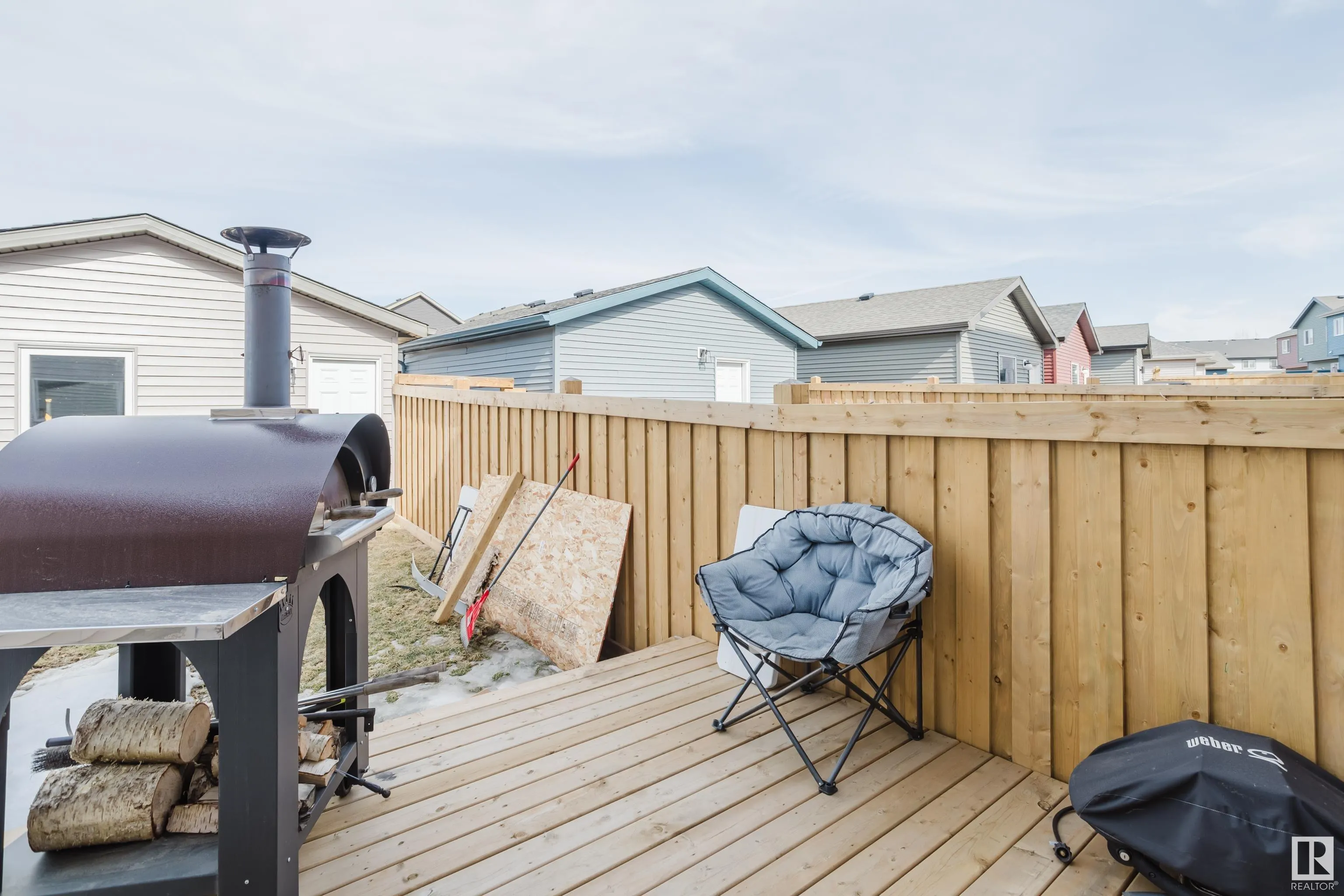 5210 LARK Crescent