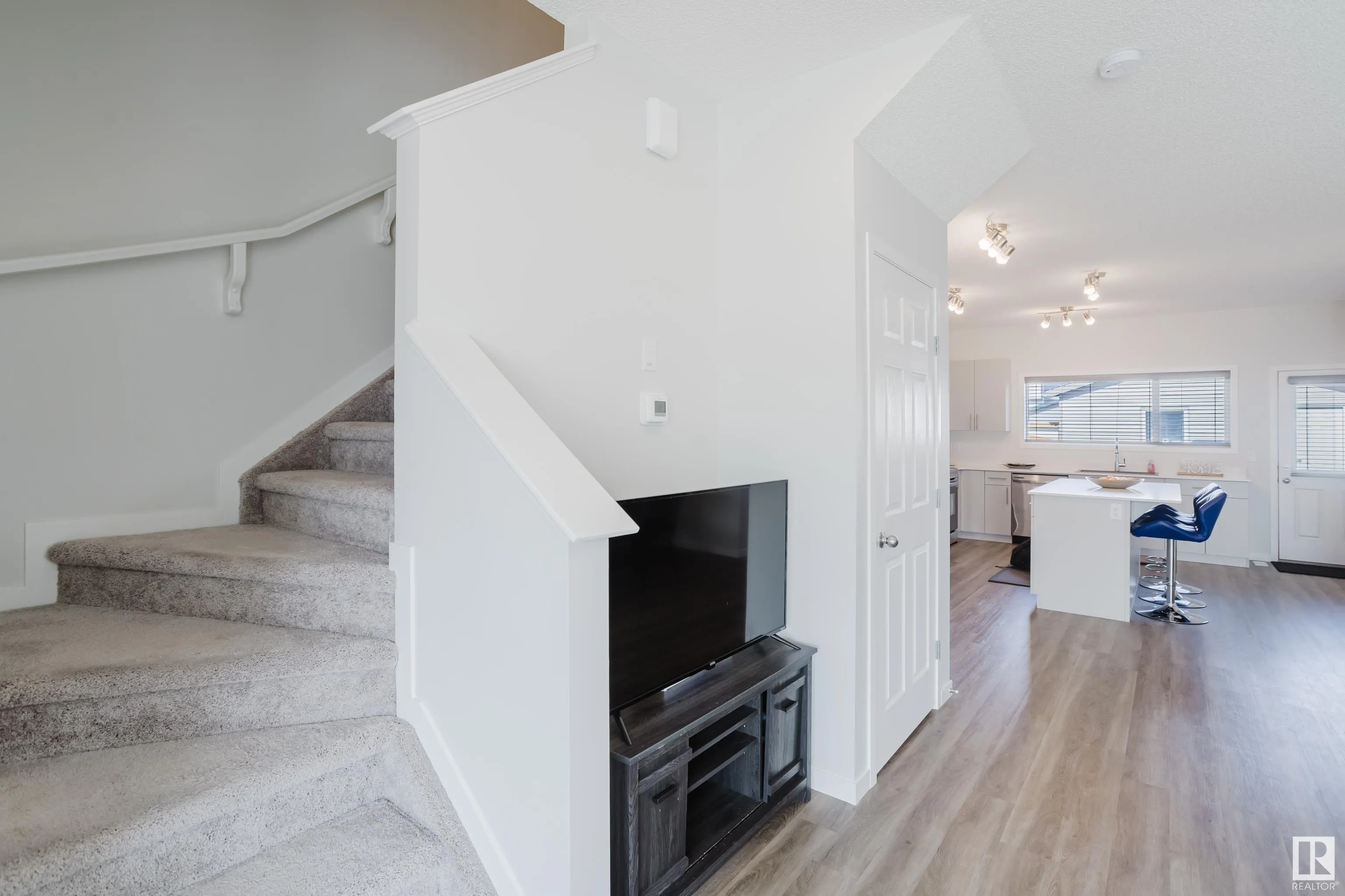 5210 LARK Crescent