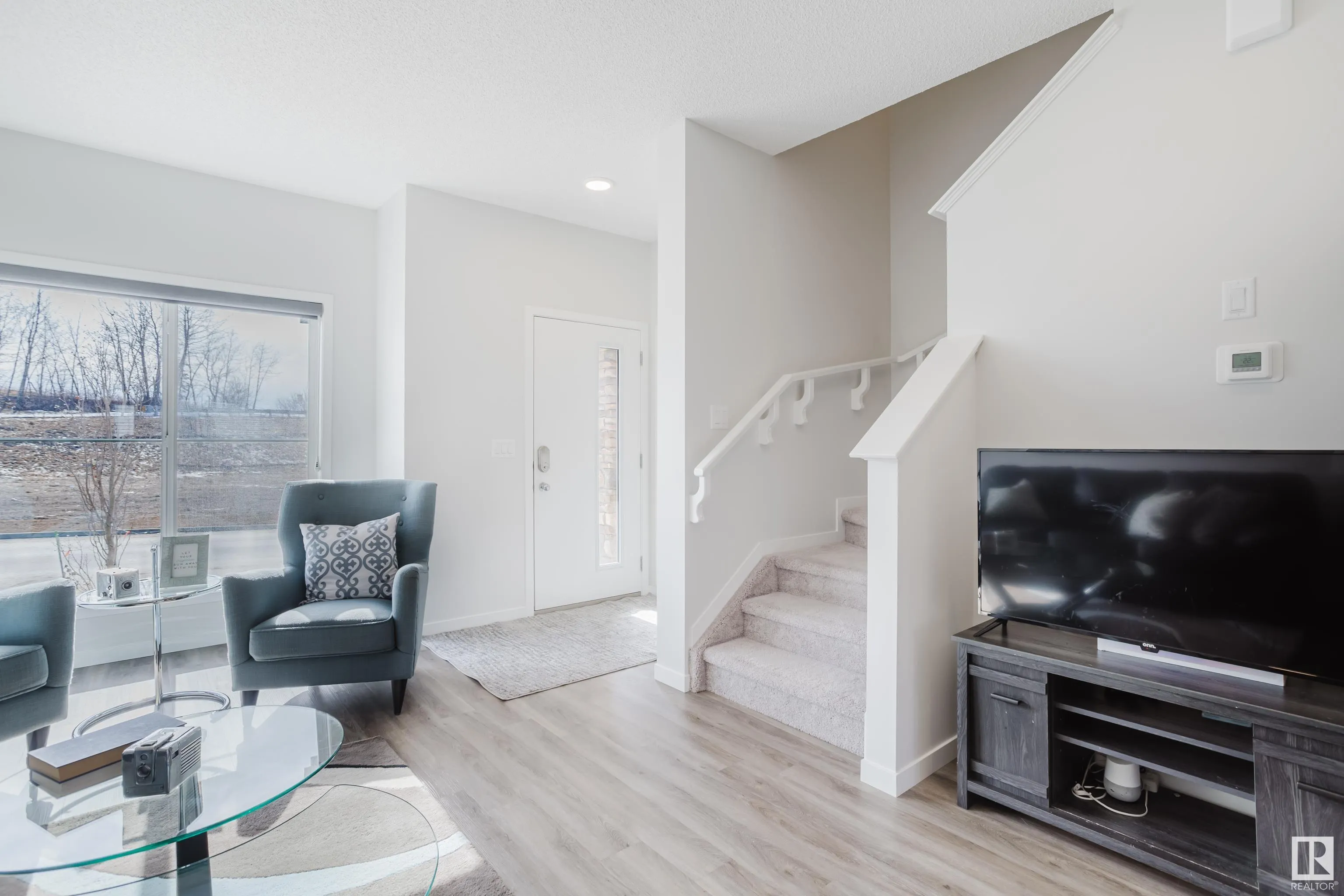 5210 LARK Crescent