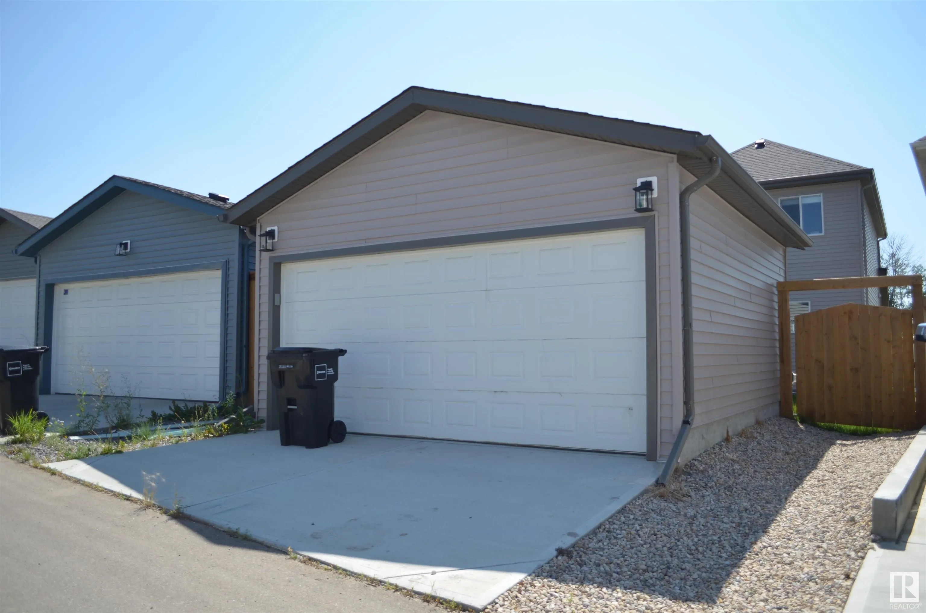 5210 LARK Crescent