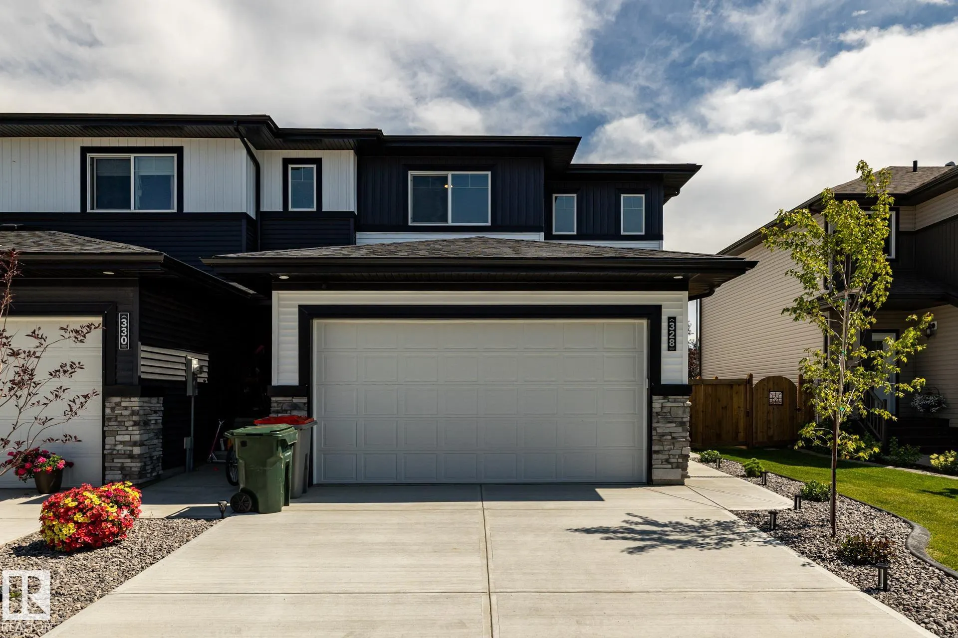 328 GENESIS Villa(s)