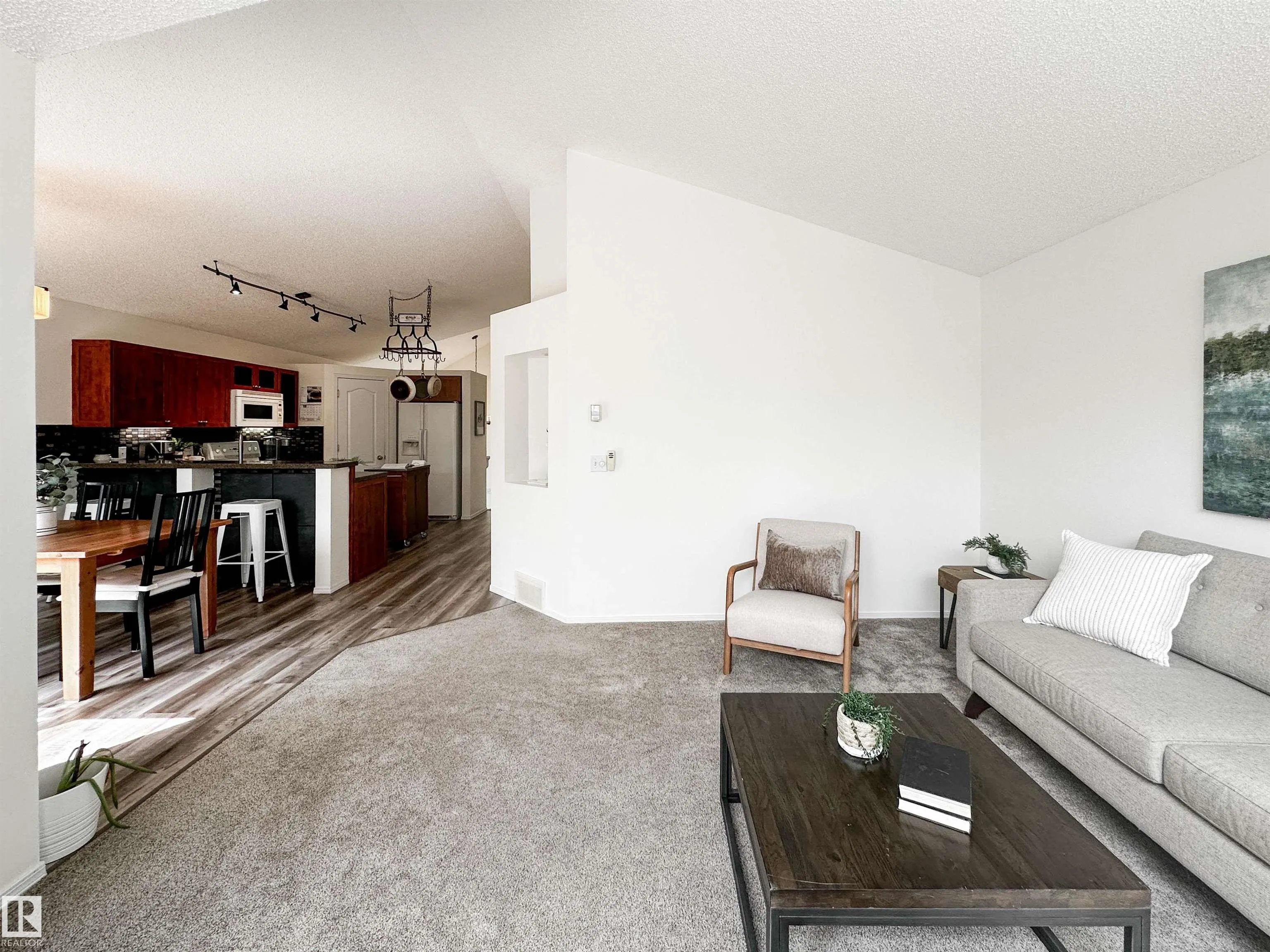 68 NEWMARKET Way