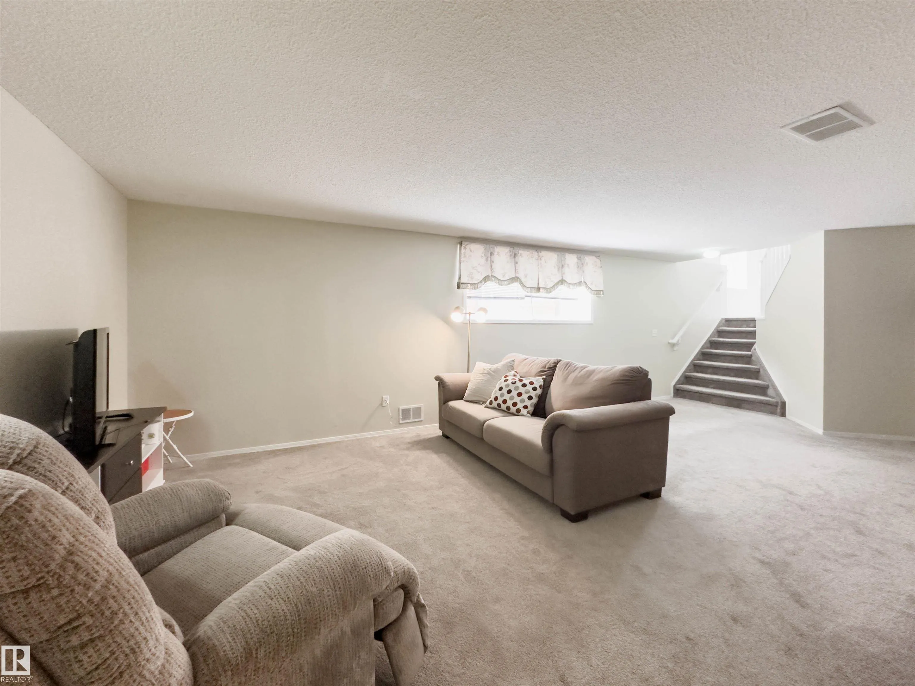 68 NEWMARKET Way