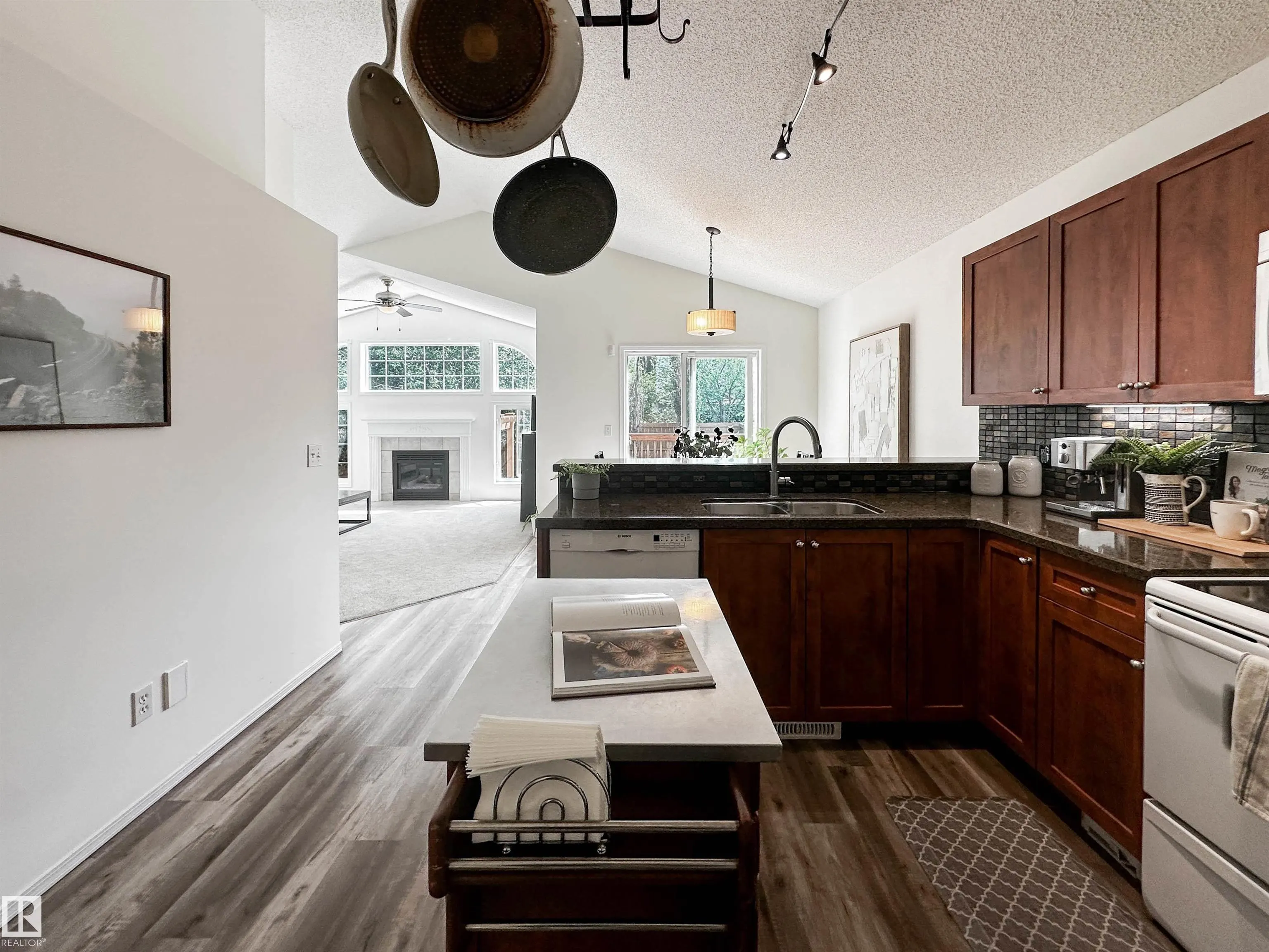 68 NEWMARKET Way